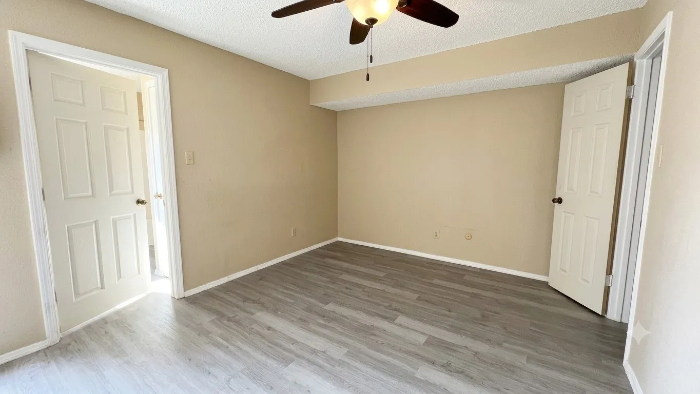 Condominium For Rent in Dallas County , 9811 Walnut Street F201, Dallas, Texas 75243, 1 Bedroom, 1 Bathroom, Garage spaces, 683 Sqft, built in 1984, mls#21358044, Real Estate Agent in Dallas, Homes For Rent in Dallas county, Homes For Rent in Dallas, Realtor in Dallas Texas, Real Estate Brokerage Independent Realty Texas, Luminita Cordes Realtor