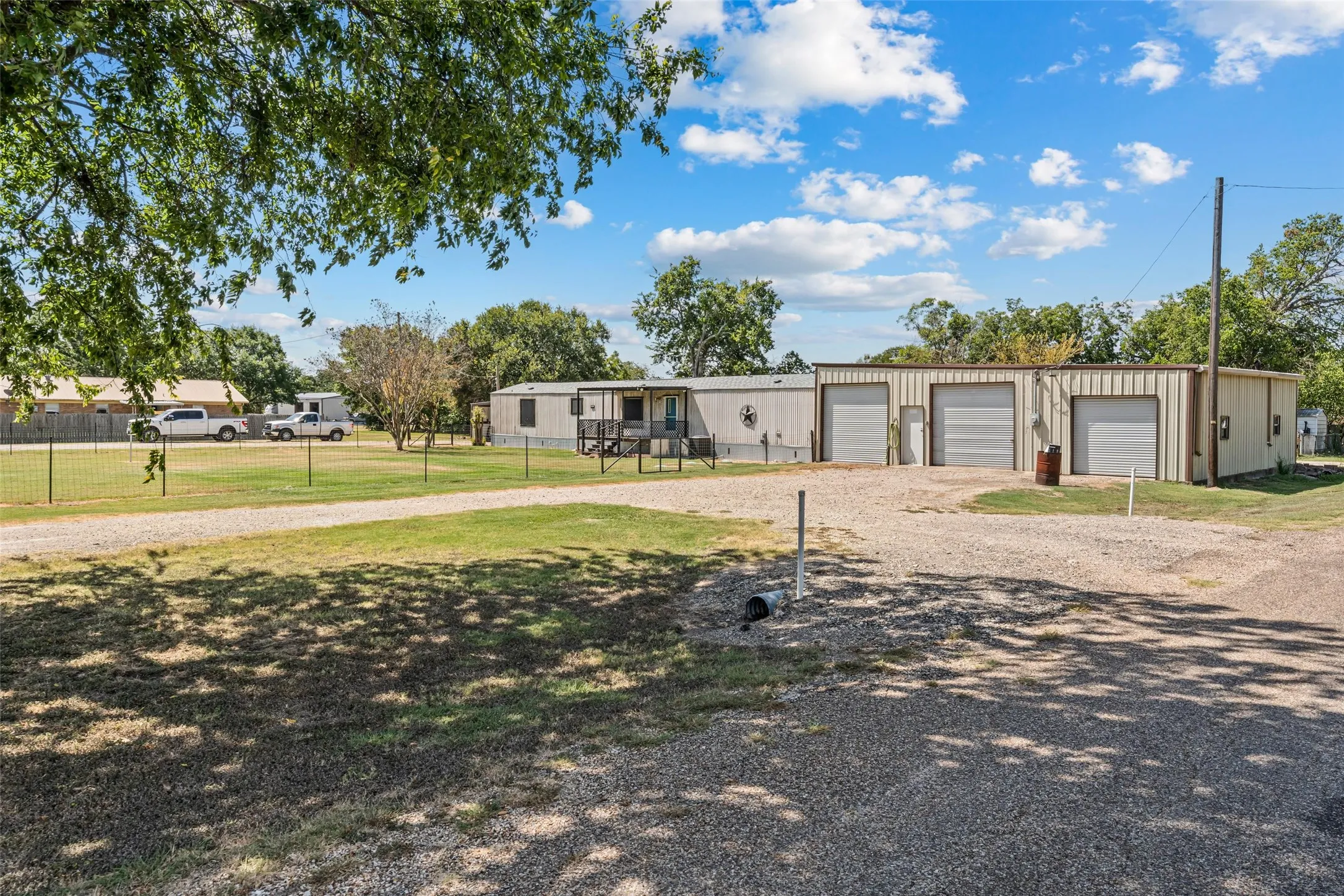 Manufactured Home For Sale in Mc Lennan County , 139 N 4th Street, Axtell, Texas 76624, 3 Bedroom, 2 Bathroom, 4 Garage spaces, 1,216 Sqft, built in 2006, mls#21357652, Real Estate Agent in Axtell, Homes For Sale in Mc Lennan county, Homes For Sale in Axtell, Realtor in Axtell Texas, Real Estate Brokerage Independent Realty Texas, Luminita Cordes Realtor