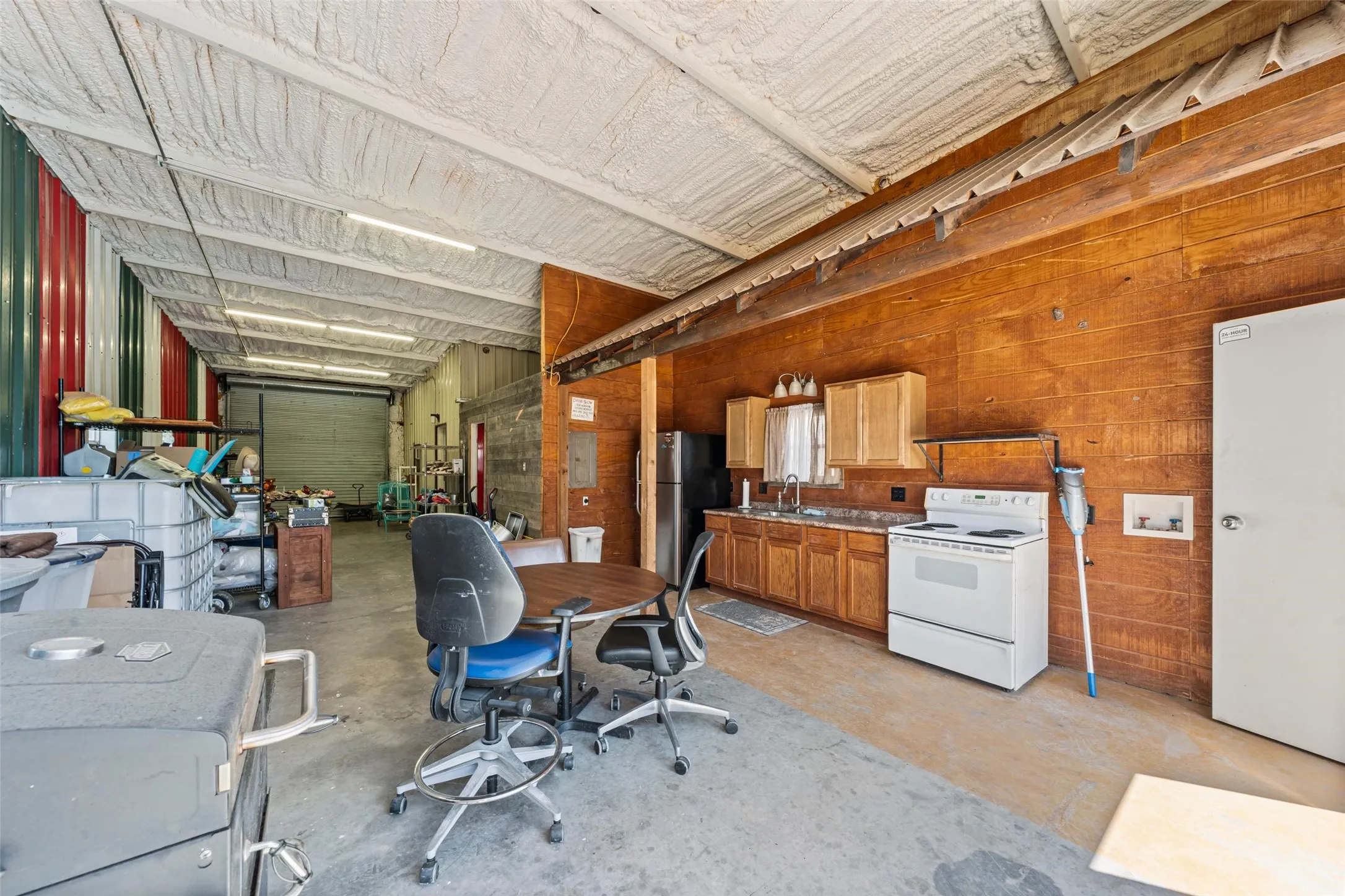Manufactured Home For Sale in Mc Lennan County , 139 N 4th Street, Axtell, Texas 76624, 3 Bedroom, 2 Bathroom, 4 Garage spaces, 1,216 Sqft, built in 2006, mls#21357652, Real Estate Agent in Axtell, Homes For Sale in Mc Lennan county, Homes For Sale in Axtell, Realtor in Axtell Texas, Real Estate Brokerage Independent Realty Texas, Luminita Cordes Realtor