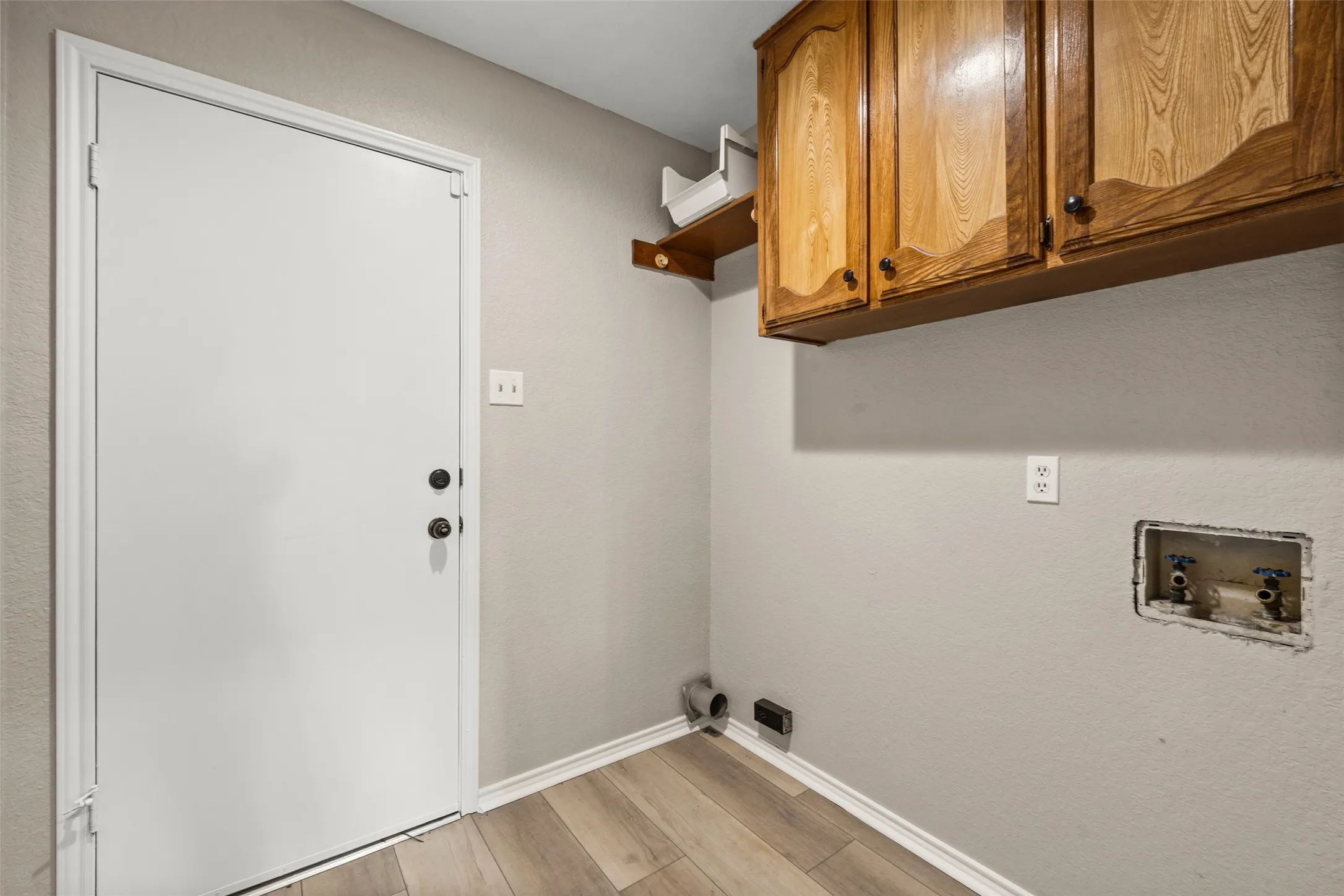 Single Family Residence For Sale in Mc Lennan County , 209 Bonham Drive, Hewitt, Texas 76643, 3 Bedroom, 2 Bathroom, 2 Garage spaces, 1,774 Sqft, built in 1987, mls#21357619, Real Estate Agent in Hewitt, Homes For Sale in Mc Lennan county, Homes For Sale in Hewitt, Realtor in Hewitt Texas, Real Estate Brokerage Independent Realty Texas, Luminita Cordes Realtor