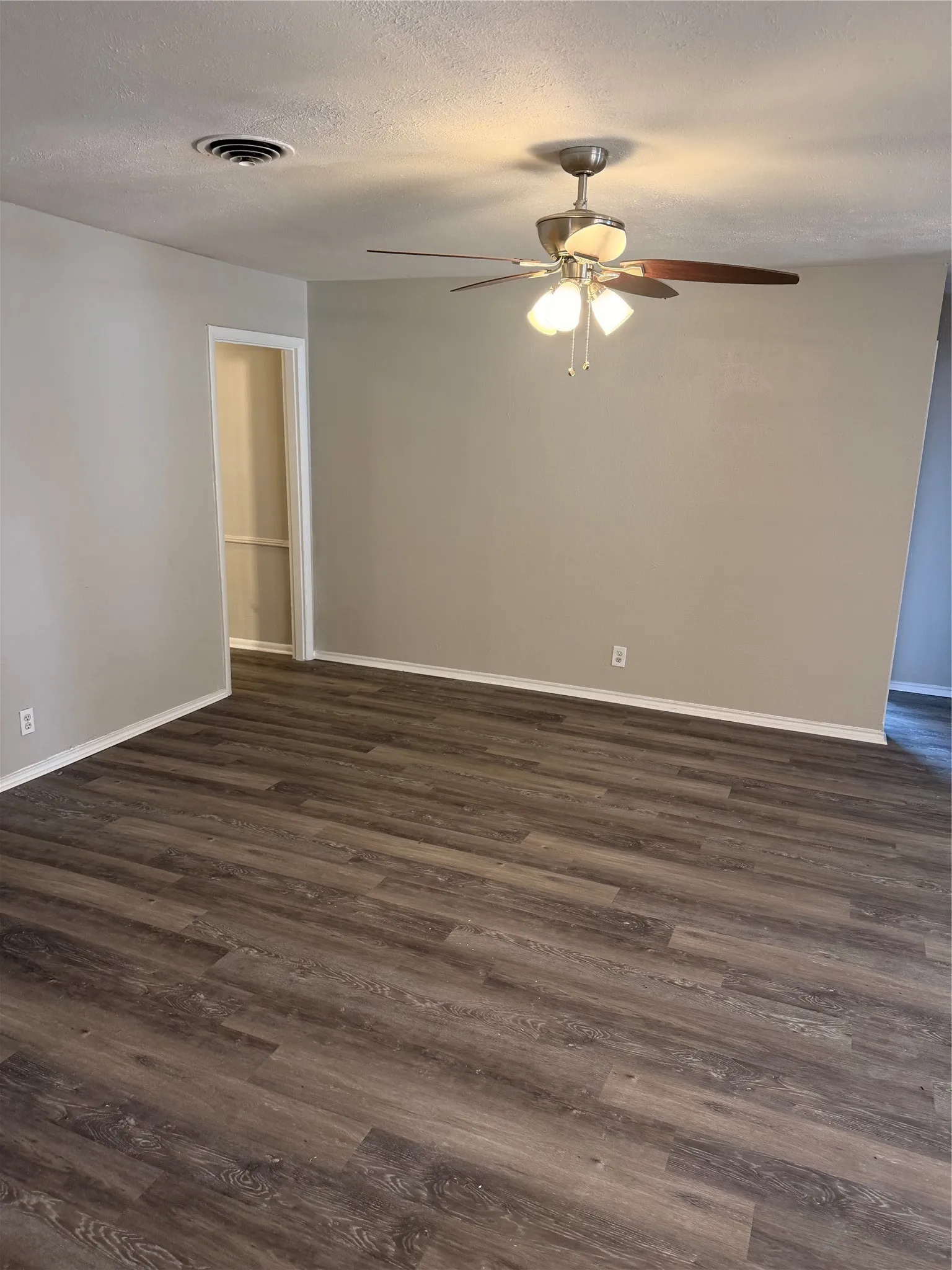 Single Family Residence For Rent in Tarrant County , 5124 Bob Drive, North Richland Hills, Texas 76180, 4 Bedroom, 2 Bathroom, 2 Garage spaces, 1,992 Sqft, built in 1959, Price $2,195, mls#21358094, Real Estate Agent in North Richland Hills, Homes For Rent in Tarrant county, Homes For Rent in North Richland Hills, Realtor in North Richland Hills Texas, Real Estate Brokerage Independent Realty Texas, Luminita Cordes Realtor