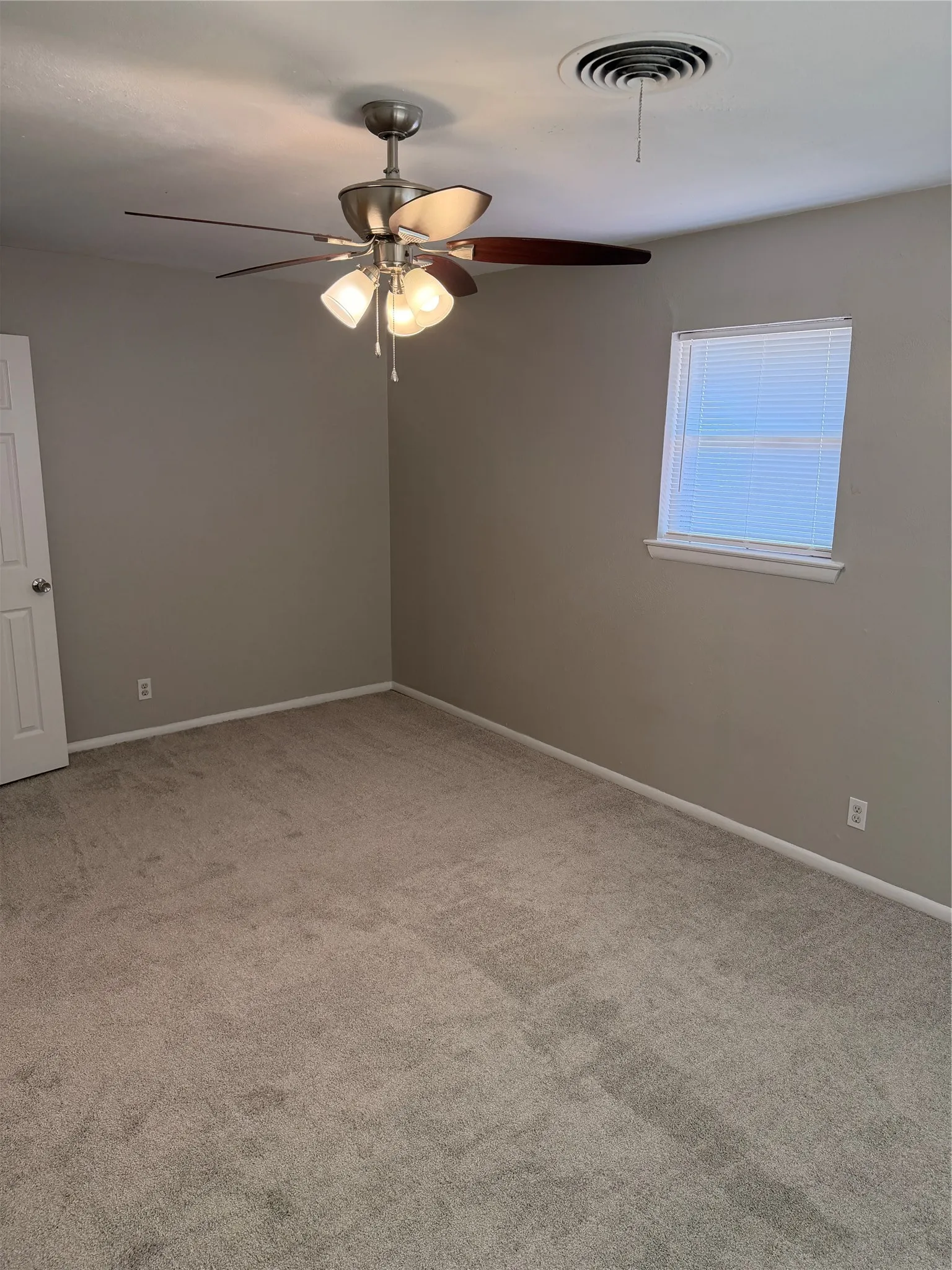 Single Family Residence For Rent in Tarrant County , 5124 Bob Drive, North Richland Hills, Texas 76180, 4 Bedroom, 2 Bathroom, 2 Garage spaces, 1,992 Sqft, built in 1959, Price $2,195, mls#21358094, Real Estate Agent in North Richland Hills, Homes For Rent in Tarrant county, Homes For Rent in North Richland Hills, Realtor in North Richland Hills Texas, Real Estate Brokerage Independent Realty Texas, Luminita Cordes Realtor