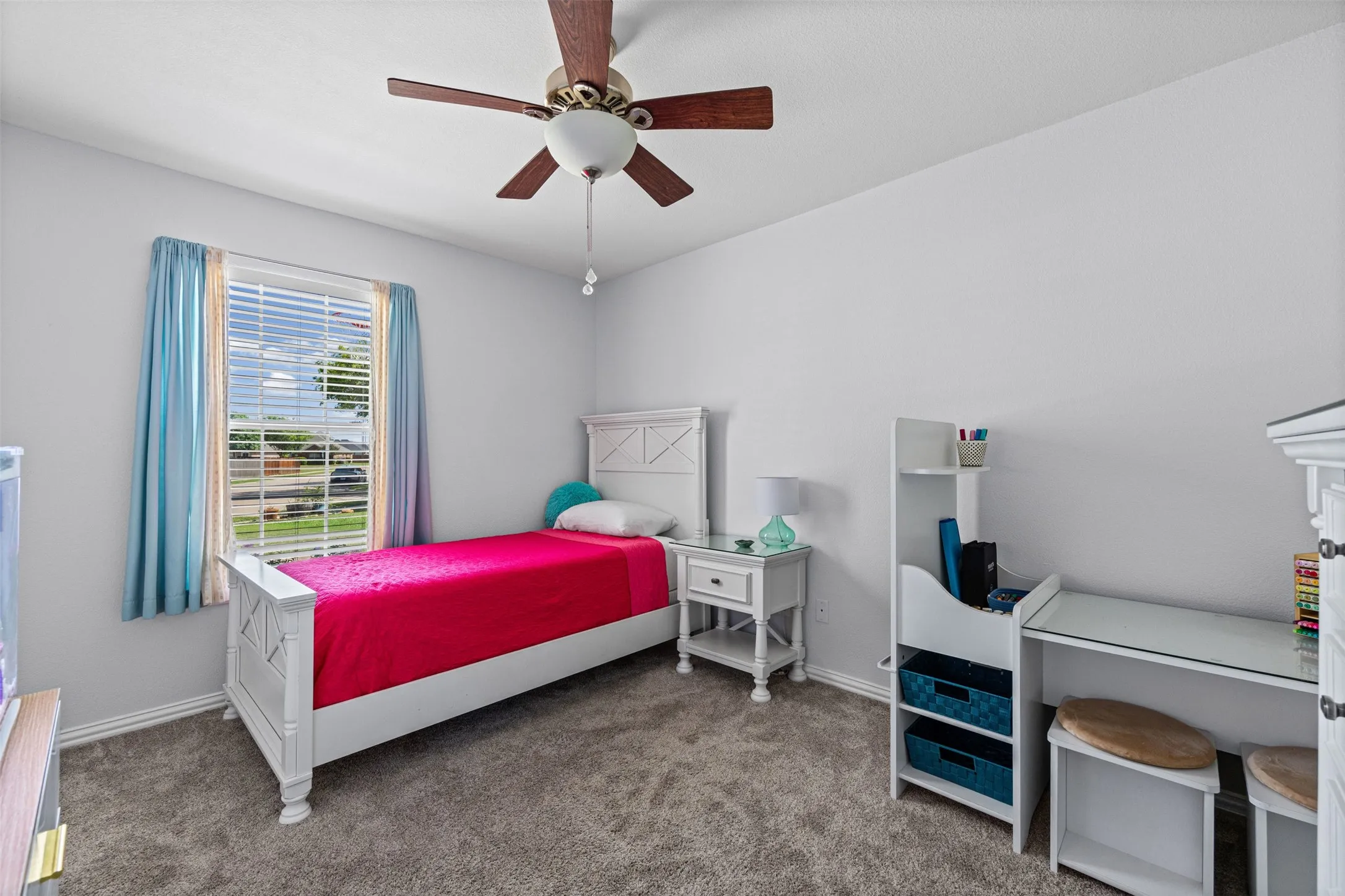 Single Family Residence For Sale in Ellis County , 6401 Orange Blossom Drive, Midlothian, Texas 76065, 3 Bedroom, 2 Bathroom, 2 Garage spaces, 1,776 Sqft, built in 2006, mls#21337334, Real Estate Agent in Midlothian, Homes For Sale in Ellis county, Homes For Sale in Midlothian, Realtor in Midlothian Texas, Real Estate Brokerage Independent Realty Texas, Luminita Cordes Realtor
