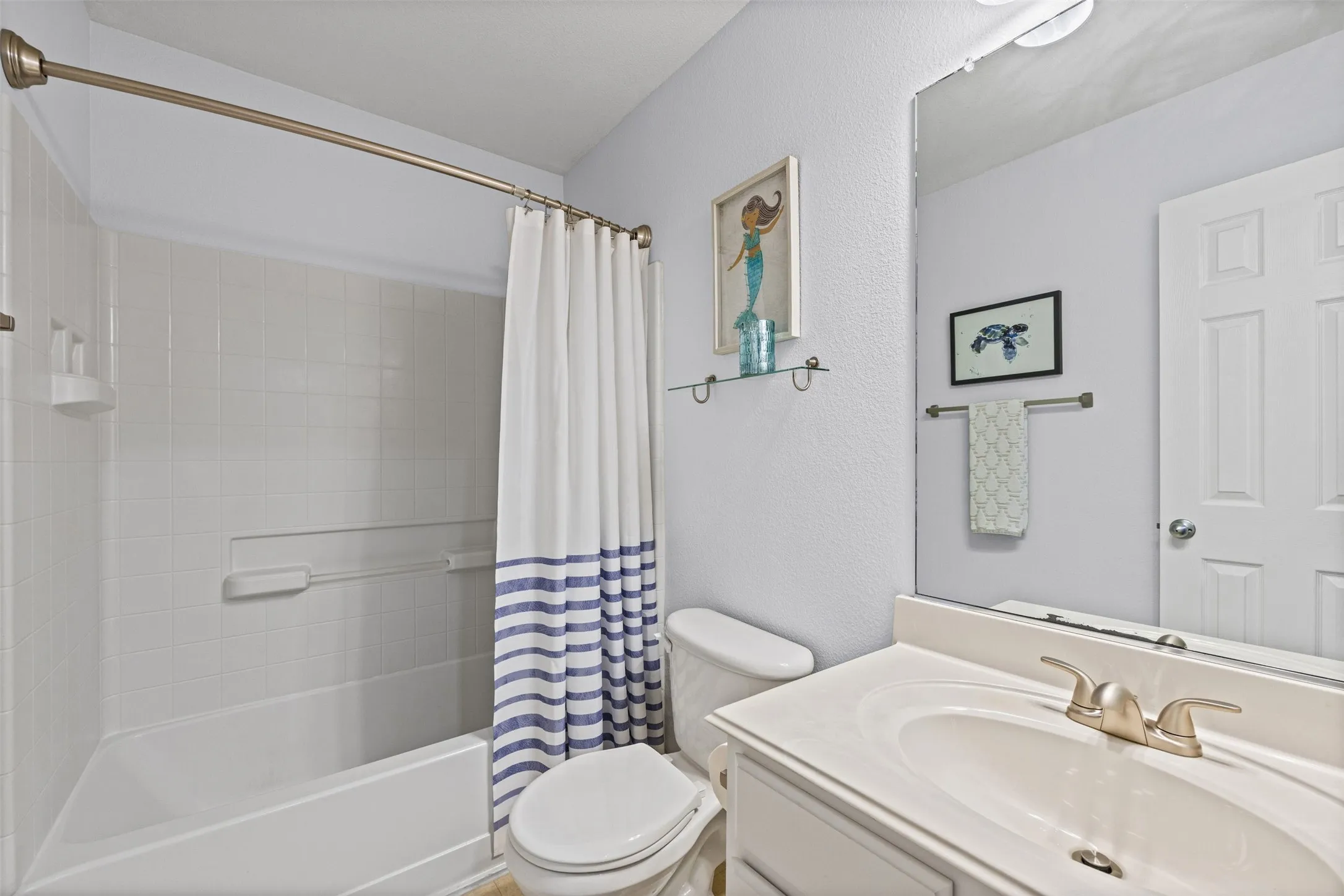 Single Family Residence For Sale in Ellis County , 6401 Orange Blossom Drive, Midlothian, Texas 76065, 3 Bedroom, 2 Bathroom, 2 Garage spaces, 1,776 Sqft, built in 2006, mls#21337334, Real Estate Agent in Midlothian, Homes For Sale in Ellis county, Homes For Sale in Midlothian, Realtor in Midlothian Texas, Real Estate Brokerage Independent Realty Texas, Luminita Cordes Realtor