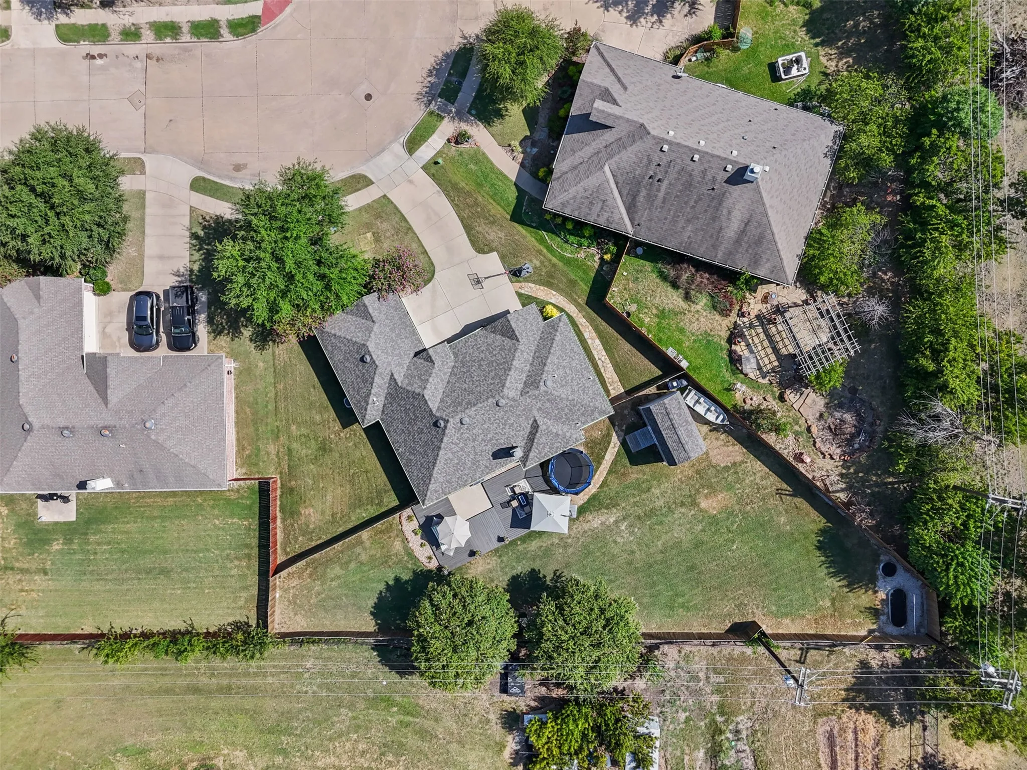 Single Family Residence For Sale in Ellis County , 6401 Orange Blossom Drive, Midlothian, Texas 76065, 3 Bedroom, 2 Bathroom, 2 Garage spaces, 1,776 Sqft, built in 2006, mls#21337334, Real Estate Agent in Midlothian, Homes For Sale in Ellis county, Homes For Sale in Midlothian, Realtor in Midlothian Texas, Real Estate Brokerage Independent Realty Texas, Luminita Cordes Realtor