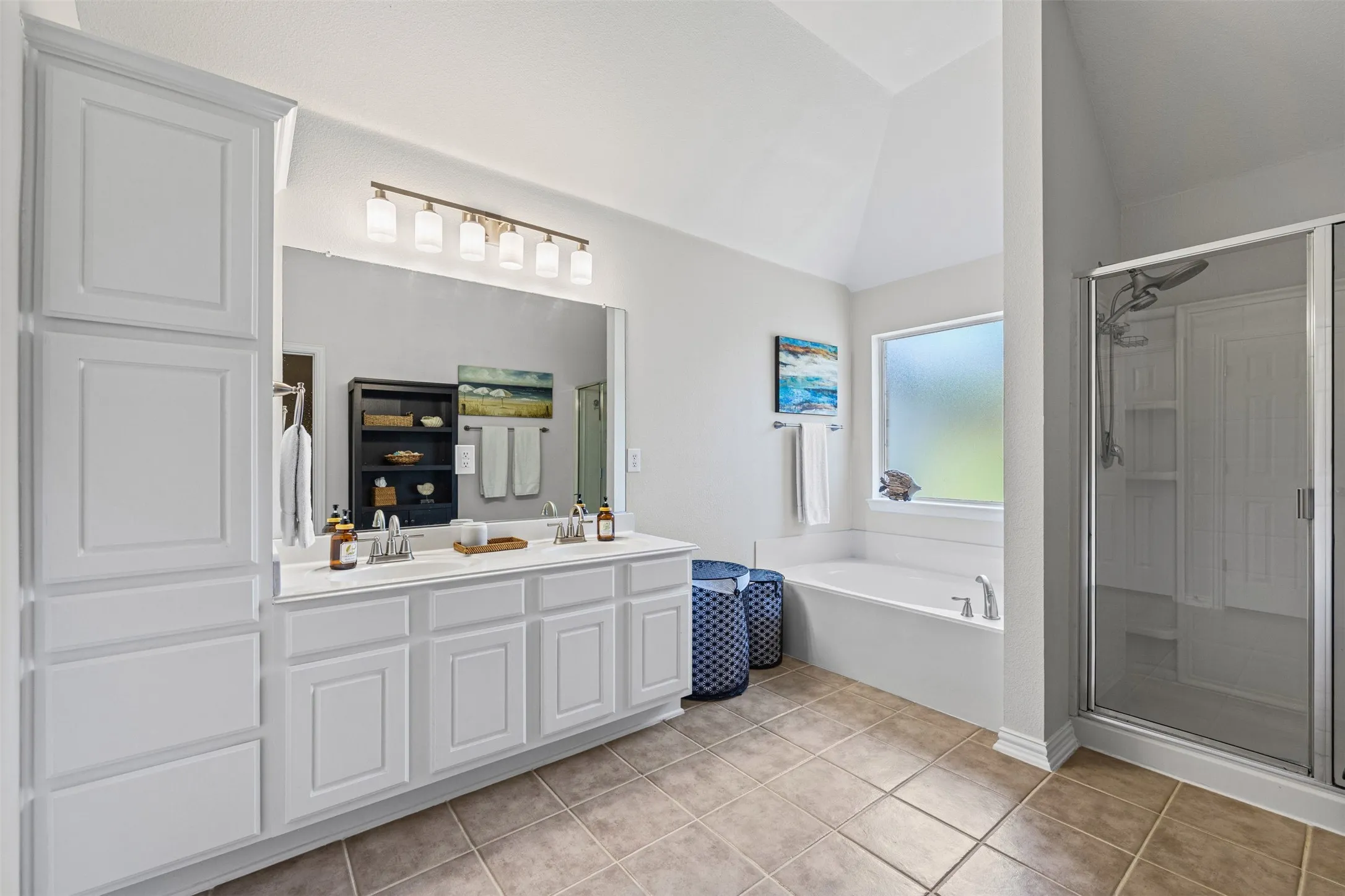 Single Family Residence For Sale in Ellis County , 6401 Orange Blossom Drive, Midlothian, Texas 76065, 3 Bedroom, 2 Bathroom, 2 Garage spaces, 1,776 Sqft, built in 2006, mls#21337334, Real Estate Agent in Midlothian, Homes For Sale in Ellis county, Homes For Sale in Midlothian, Realtor in Midlothian Texas, Real Estate Brokerage Independent Realty Texas, Luminita Cordes Realtor