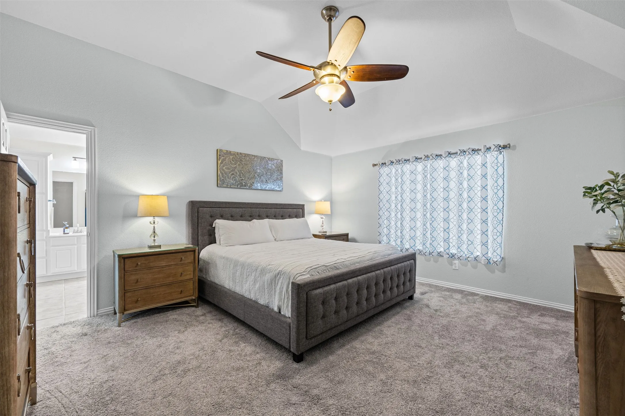 Single Family Residence For Sale in Ellis County , 6401 Orange Blossom Drive, Midlothian, Texas 76065, 3 Bedroom, 2 Bathroom, 2 Garage spaces, 1,776 Sqft, built in 2006, mls#21337334, Real Estate Agent in Midlothian, Homes For Sale in Ellis county, Homes For Sale in Midlothian, Realtor in Midlothian Texas, Real Estate Brokerage Independent Realty Texas, Luminita Cordes Realtor
