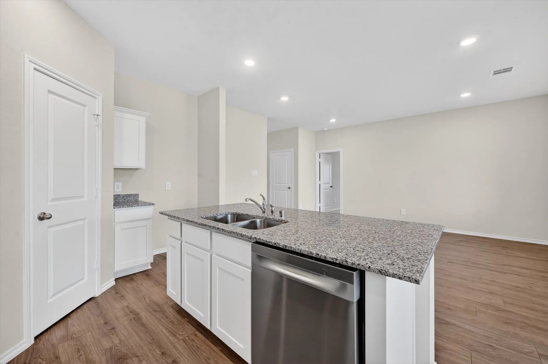 Single Family Residence For Rent in Collin County , 3918 Applewood Trail, Princeton, Texas 75407, 3 Bedroom, 2 Bathroom, 2 Garage spaces, 1,294 Sqft, built in 2026, mls#21358103, Real Estate Agent in Princeton, Homes For Rent in Collin county, Homes For Rent in Princeton, Realtor in Princeton Texas, Real Estate Brokerage Independent Realty Texas, Luminita Cordes Realtor