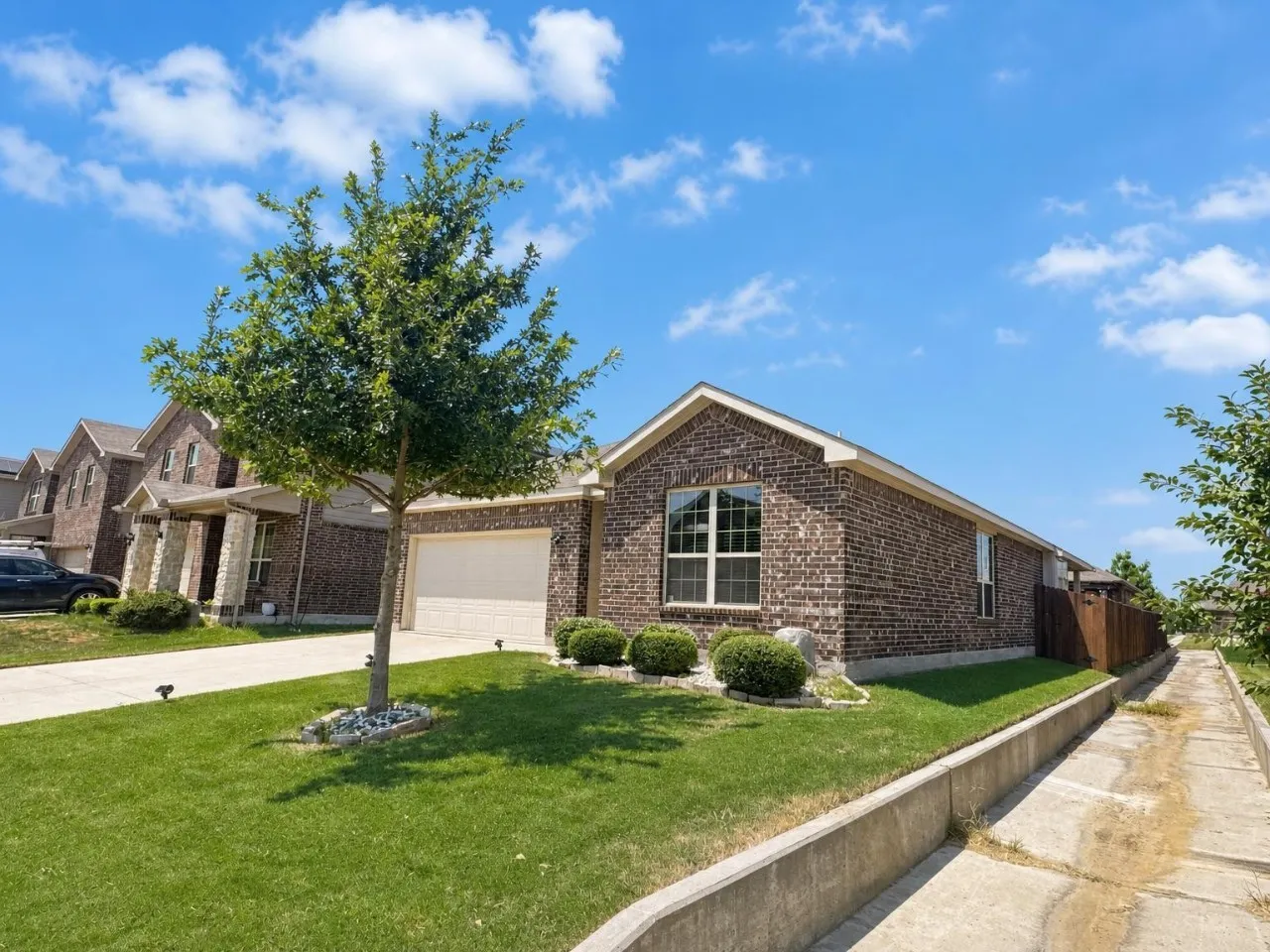 Single Family Residence For Rent in Denton County , 5601 Portola Lane, Denton, Texas 76208, 3 Bedroom, 2 Bathroom, 2 Garage spaces, 1,800 Sqft, built in 2020, mls#21358106, Real Estate Agent in Denton, Homes For Rent in Denton county, Homes For Rent in Denton, Realtor in Denton Texas, Real Estate Brokerage Independent Realty Texas, Luminita Cordes Realtor