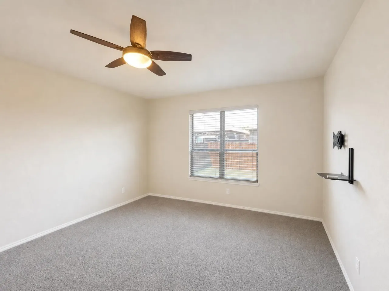 Single Family Residence For Rent in Denton County , 5601 Portola Lane, Denton, Texas 76208, 3 Bedroom, 2 Bathroom, 2 Garage spaces, 1,800 Sqft, built in 2020, mls#21358106, Real Estate Agent in Denton, Homes For Rent in Denton county, Homes For Rent in Denton, Realtor in Denton Texas, Real Estate Brokerage Independent Realty Texas, Luminita Cordes Realtor