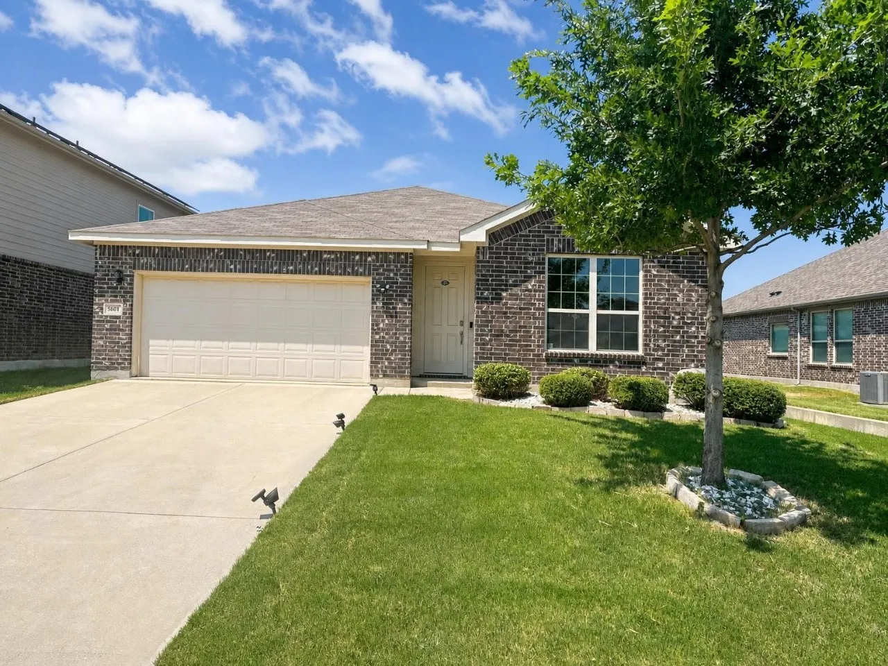 Single Family Residence For Rent in Denton County , 5601 Portola Lane, Denton, Texas 76208, 3 Bedroom, 2 Bathroom, 2 Garage spaces, 1,800 Sqft, built in 2020, mls#21358106, Real Estate Agent in Denton, Homes For Rent in Denton county, Homes For Rent in Denton, Realtor in Denton Texas, Real Estate Brokerage Independent Realty Texas, Luminita Cordes Realtor