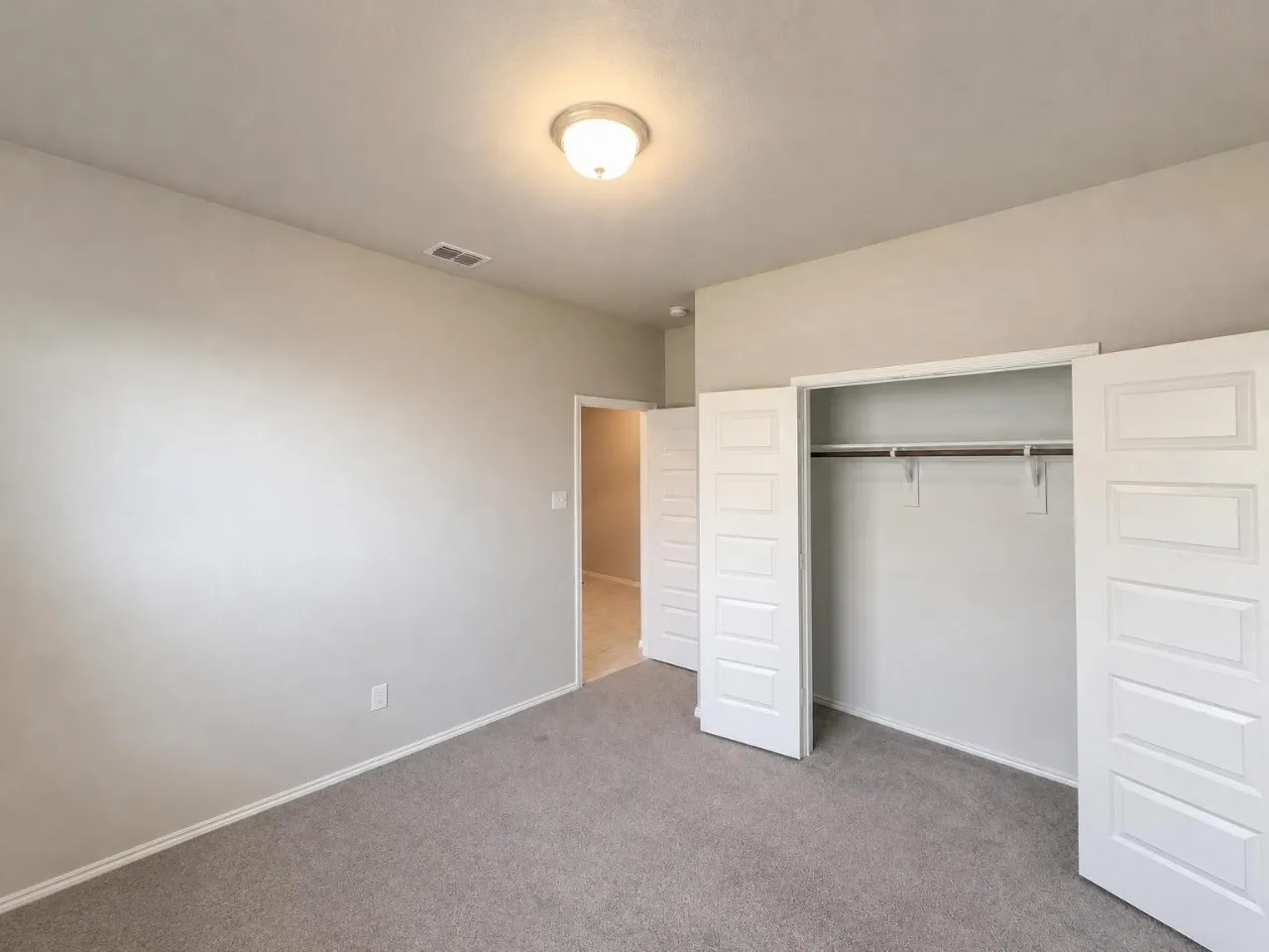 Single Family Residence For Rent in Denton County , 5601 Portola Lane, Denton, Texas 76208, 3 Bedroom, 2 Bathroom, 2 Garage spaces, 1,800 Sqft, built in 2020, mls#21358106, Real Estate Agent in Denton, Homes For Rent in Denton county, Homes For Rent in Denton, Realtor in Denton Texas, Real Estate Brokerage Independent Realty Texas, Luminita Cordes Realtor