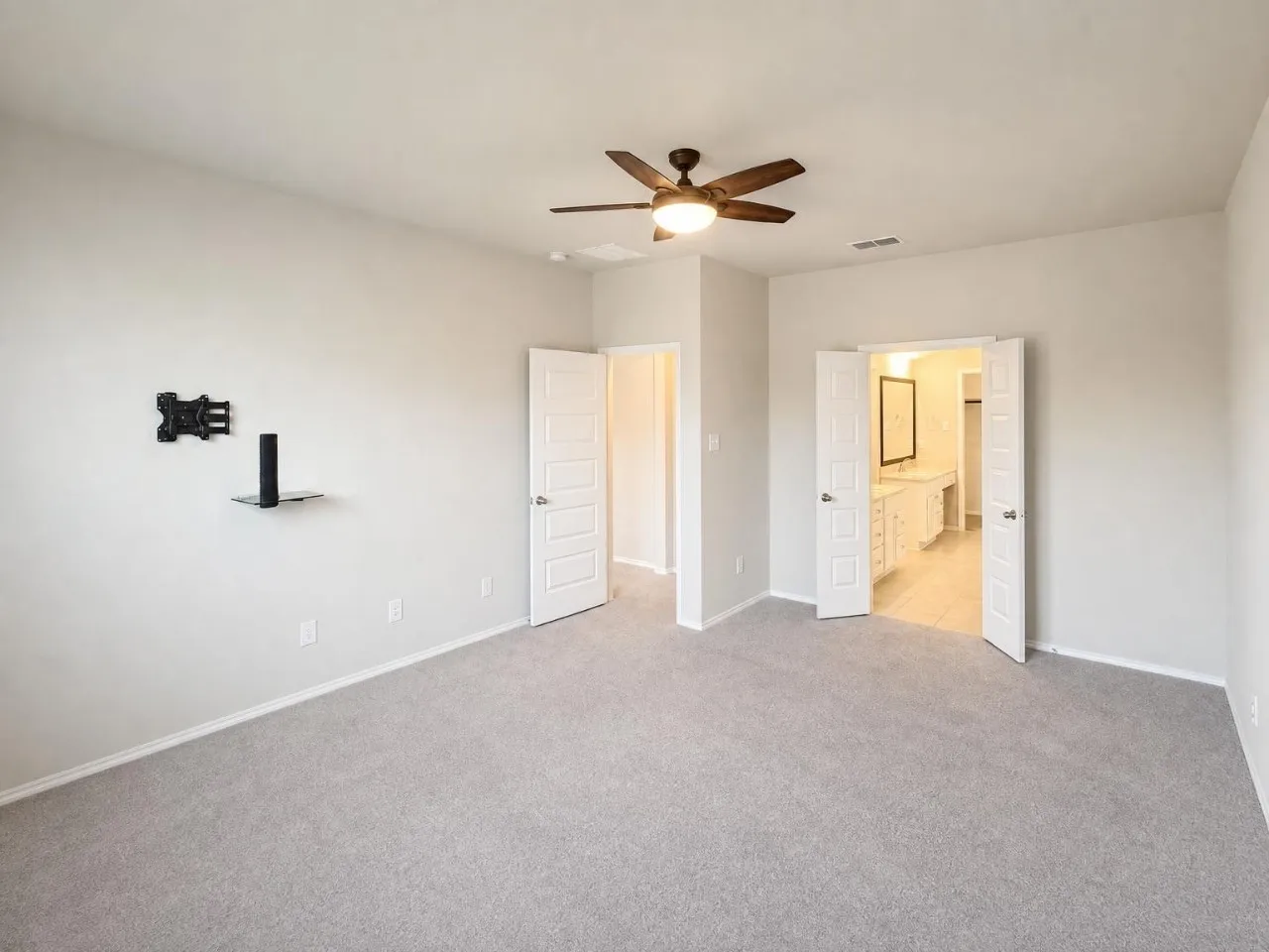 Single Family Residence For Rent in Denton County , 5601 Portola Lane, Denton, Texas 76208, 3 Bedroom, 2 Bathroom, 2 Garage spaces, 1,800 Sqft, built in 2020, mls#21358106, Real Estate Agent in Denton, Homes For Rent in Denton county, Homes For Rent in Denton, Realtor in Denton Texas, Real Estate Brokerage Independent Realty Texas, Luminita Cordes Realtor