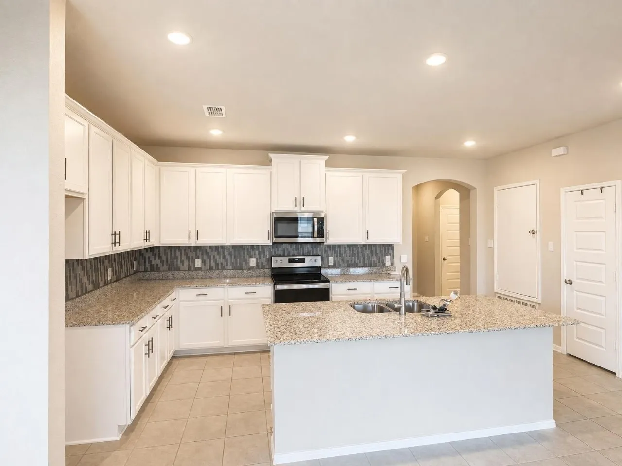 Single Family Residence For Rent in Denton County , 5601 Portola Lane, Denton, Texas 76208, 3 Bedroom, 2 Bathroom, 2 Garage spaces, 1,800 Sqft, built in 2020, mls#21358106, Real Estate Agent in Denton, Homes For Rent in Denton county, Homes For Rent in Denton, Realtor in Denton Texas, Real Estate Brokerage Independent Realty Texas, Luminita Cordes Realtor