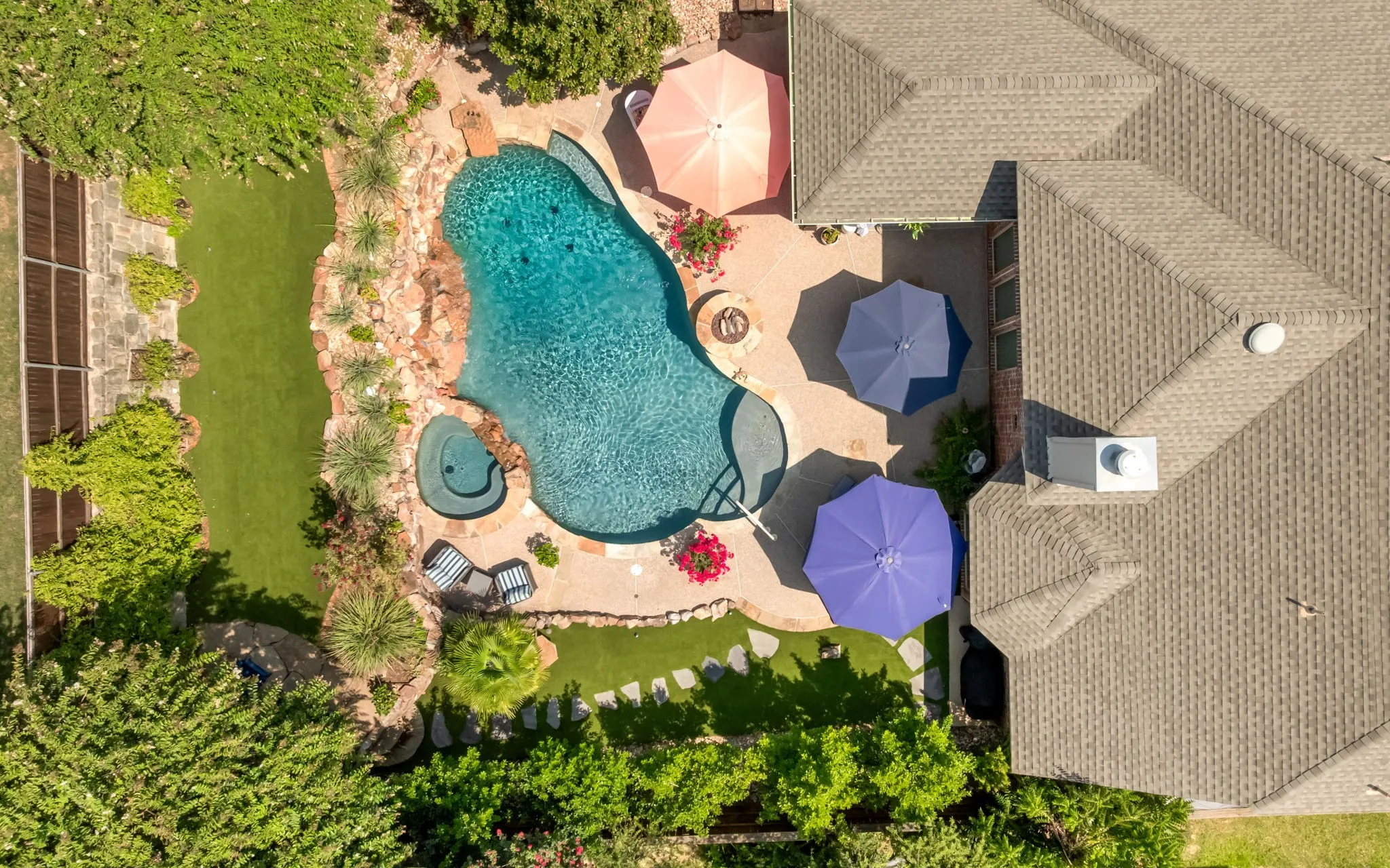 Single Family Residence For Sale in Collin County , 1708 Chessington Lane, Mc Kinney, Texas 75072, 4 Bedroom, 3 Bathroom, 3 Garage spaces, 3,435 Sqft, built in 2002, mls#21356601, Real Estate Agent in Mc Kinney, Homes For Sale in Collin county, Homes For Sale in Mc Kinney, Realtor in Mc Kinney Texas, Real Estate Brokerage Independent Realty Texas, Luminita Cordes Realtor