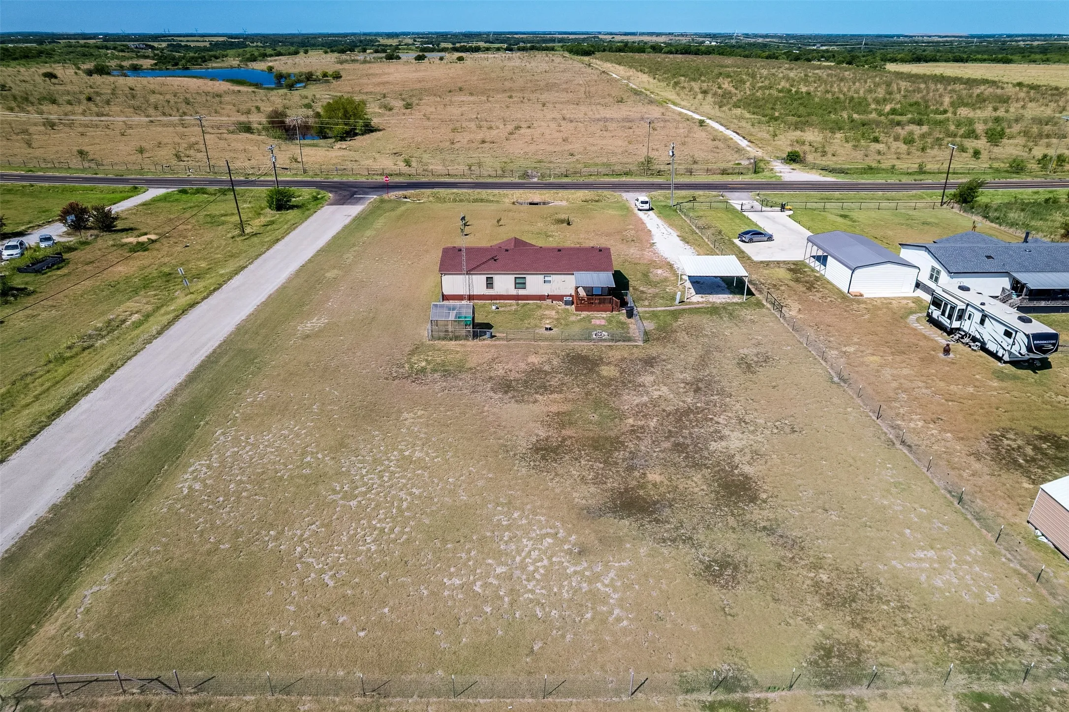 Mobile Home For Sale in Ellis County , 10860 S Fm 157, Venus, Texas 76084, 3 Bedroom, 2 Bathroom, Garage spaces, 1,568 Sqft, built in 2003, mls#21357275, Real Estate Agent in Venus, Homes For Sale in Ellis county, Homes For Sale in Venus, Realtor in Venus Texas, Real Estate Brokerage Independent Realty Texas, Luminita Cordes Realtor