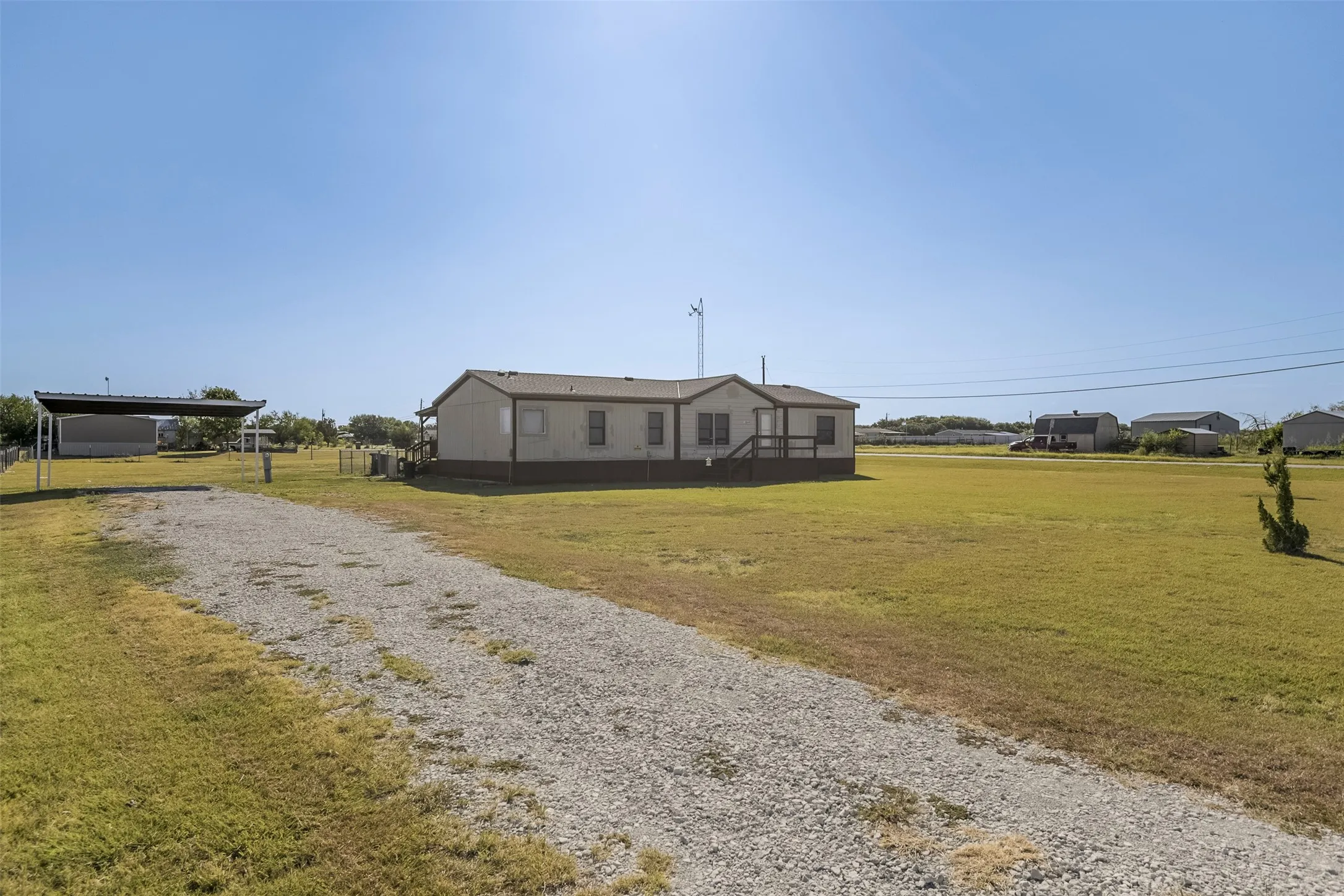 Mobile Home For Sale in Ellis County , 10860 S Fm 157, Venus, Texas 76084, 3 Bedroom, 2 Bathroom, Garage spaces, 1,568 Sqft, built in 2003, mls#21357275, Real Estate Agent in Venus, Homes For Sale in Ellis county, Homes For Sale in Venus, Realtor in Venus Texas, Real Estate Brokerage Independent Realty Texas, Luminita Cordes Realtor