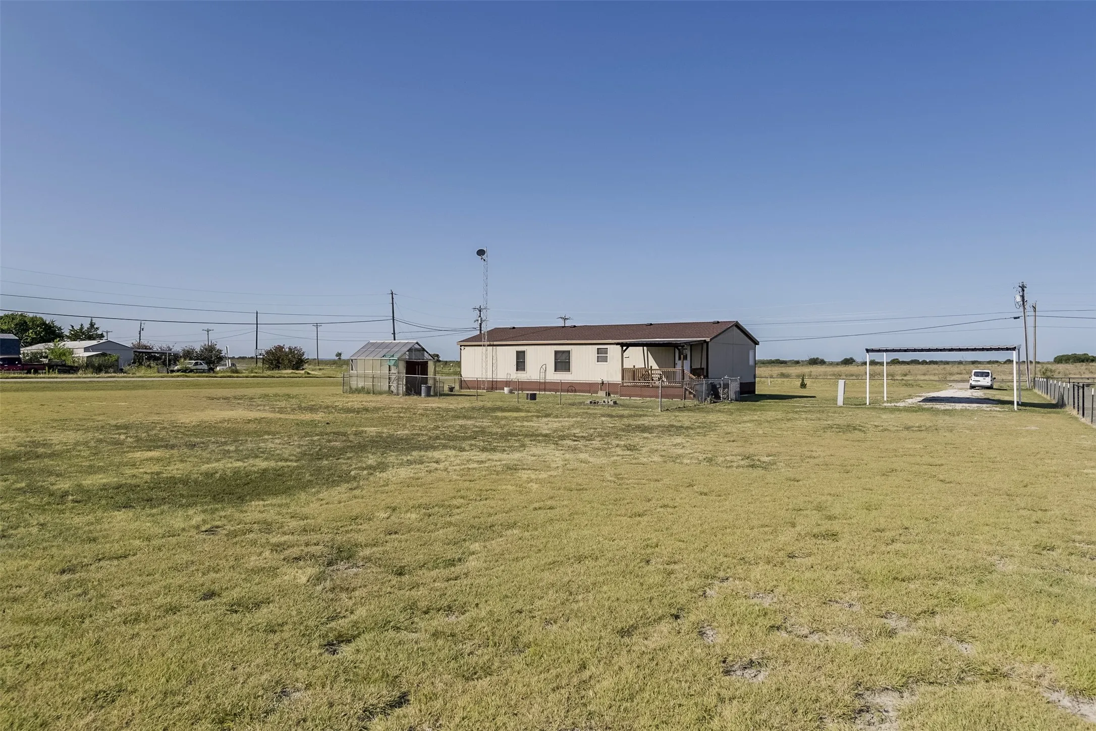 Mobile Home For Sale in Ellis County , 10860 S Fm 157, Venus, Texas 76084, 3 Bedroom, 2 Bathroom, Garage spaces, 1,568 Sqft, built in 2003, mls#21357275, Real Estate Agent in Venus, Homes For Sale in Ellis county, Homes For Sale in Venus, Realtor in Venus Texas, Real Estate Brokerage Independent Realty Texas, Luminita Cordes Realtor