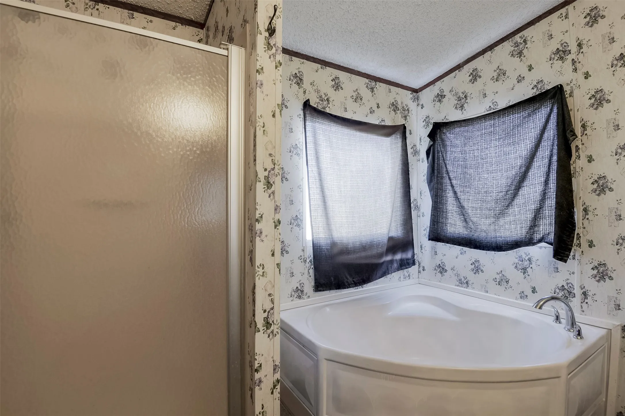 Mobile Home For Sale in Ellis County , 10860 S Fm 157, Venus, Texas 76084, 3 Bedroom, 2 Bathroom, Garage spaces, 1,568 Sqft, built in 2003, mls#21357275, Real Estate Agent in Venus, Homes For Sale in Ellis county, Homes For Sale in Venus, Realtor in Venus Texas, Real Estate Brokerage Independent Realty Texas, Luminita Cordes Realtor