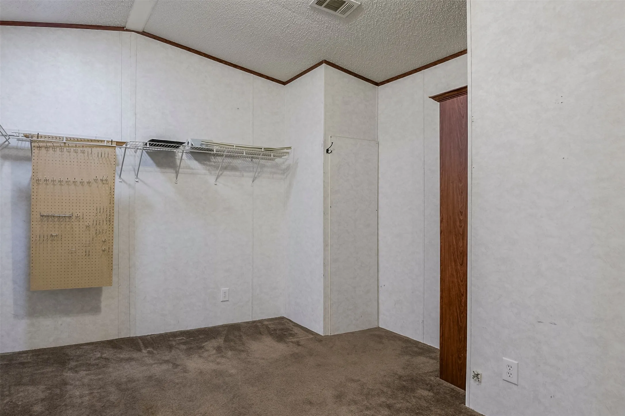 Mobile Home For Sale in Ellis County , 10860 S Fm 157, Venus, Texas 76084, 3 Bedroom, 2 Bathroom, Garage spaces, 1,568 Sqft, built in 2003, mls#21357275, Real Estate Agent in Venus, Homes For Sale in Ellis county, Homes For Sale in Venus, Realtor in Venus Texas, Real Estate Brokerage Independent Realty Texas, Luminita Cordes Realtor