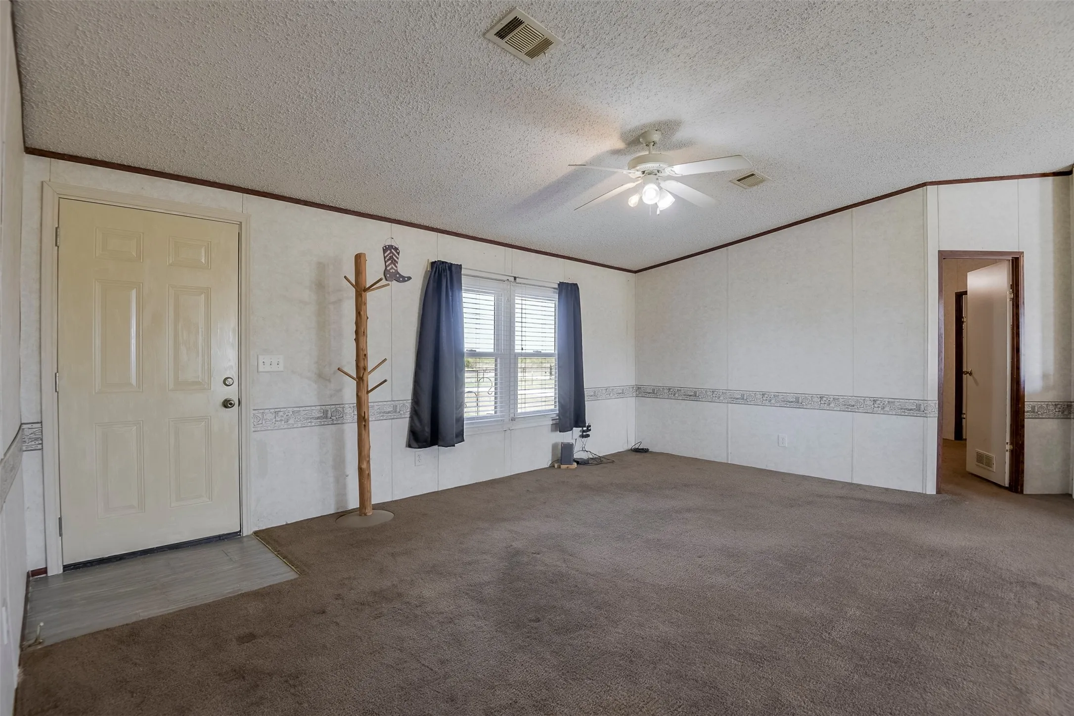 Mobile Home For Sale in Ellis County , 10860 S Fm 157, Venus, Texas 76084, 3 Bedroom, 2 Bathroom, Garage spaces, 1,568 Sqft, built in 2003, mls#21357275, Real Estate Agent in Venus, Homes For Sale in Ellis county, Homes For Sale in Venus, Realtor in Venus Texas, Real Estate Brokerage Independent Realty Texas, Luminita Cordes Realtor