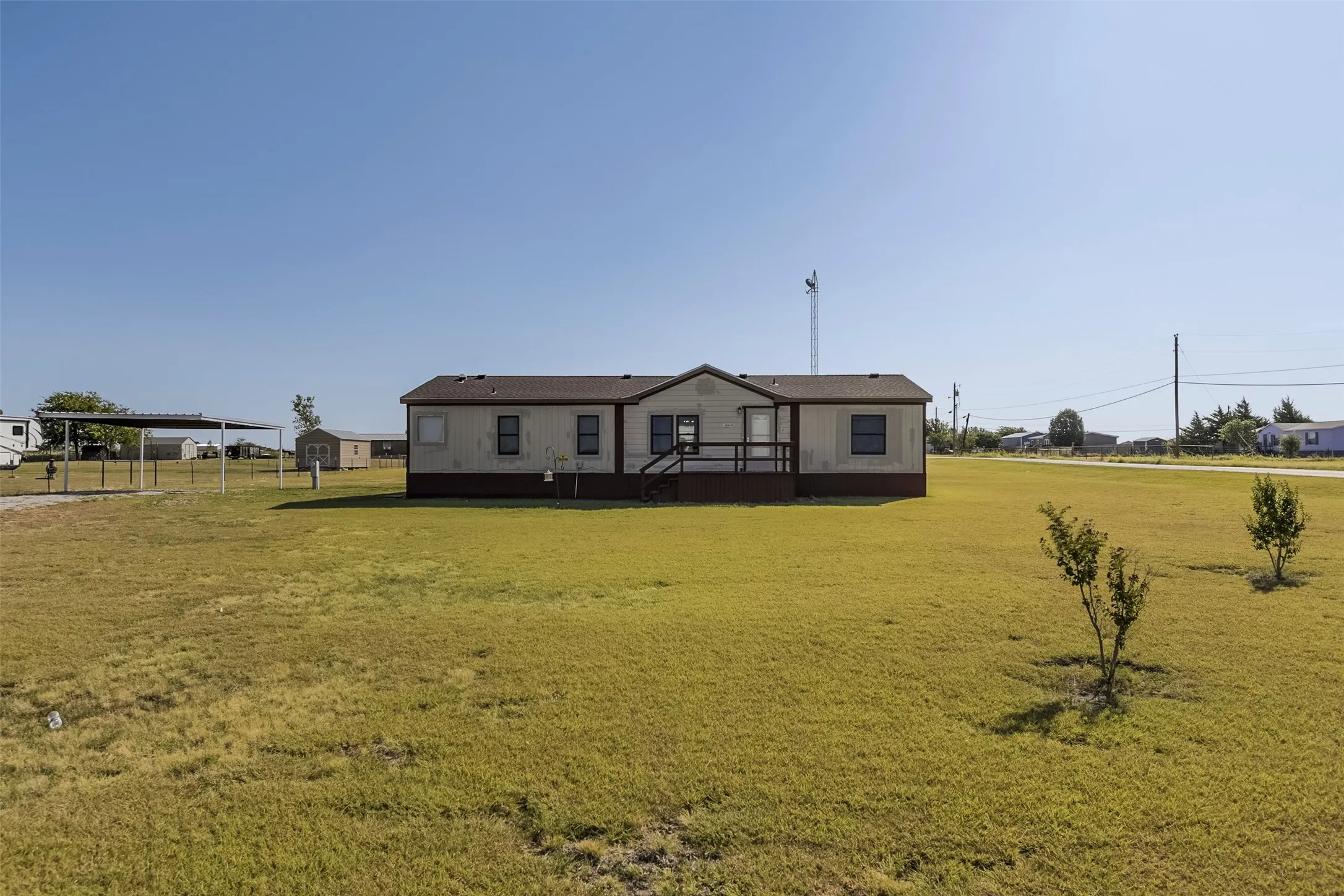 Mobile Home For Sale in Ellis County , 10860 S Fm 157, Venus, Texas 76084, 3 Bedroom, 2 Bathroom, Garage spaces, 1,568 Sqft, built in 2003, mls#21357275, Real Estate Agent in Venus, Homes For Sale in Ellis county, Homes For Sale in Venus, Realtor in Venus Texas, Real Estate Brokerage Independent Realty Texas, Luminita Cordes Realtor