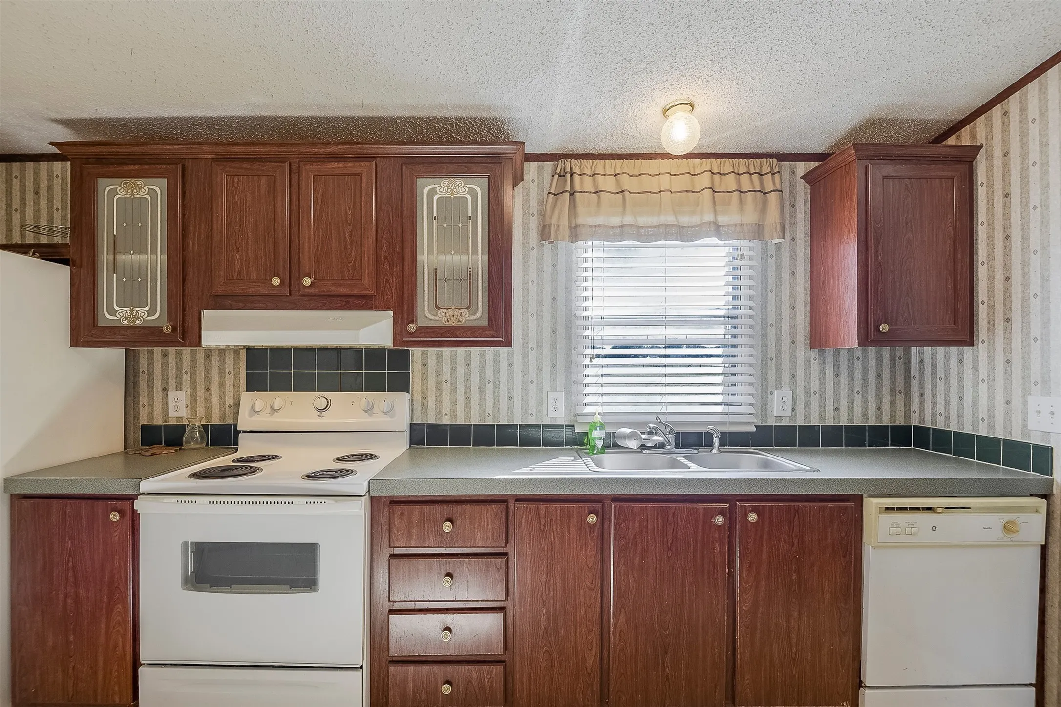 Mobile Home For Sale in Ellis County , 10860 S Fm 157, Venus, Texas 76084, 3 Bedroom, 2 Bathroom, Garage spaces, 1,568 Sqft, built in 2003, mls#21357275, Real Estate Agent in Venus, Homes For Sale in Ellis county, Homes For Sale in Venus, Realtor in Venus Texas, Real Estate Brokerage Independent Realty Texas, Luminita Cordes Realtor