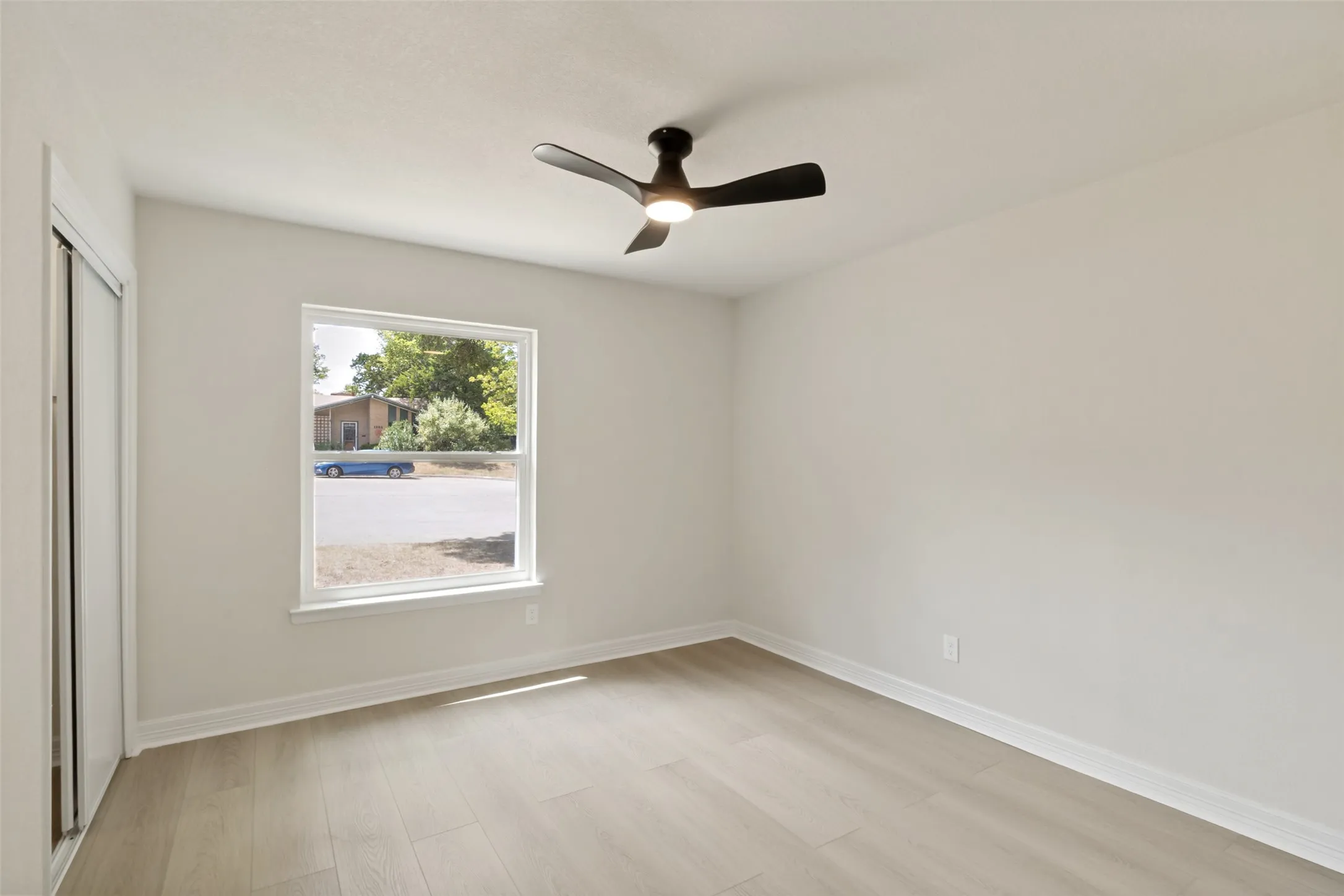 Single Family Residence For Sale in Dallas County , 1202 Arizona Avenue, Dallas, Texas 75216, 4 Bedroom, 2 Bathroom, 1 Garage spaces, 1,368 Sqft, built in 1975, mls#21357754, Real Estate Agent in Dallas, Homes For Sale in Dallas county, Homes For Sale in Dallas, Realtor in Dallas Texas, Real Estate Brokerage Independent Realty Texas, Luminita Cordes Realtor