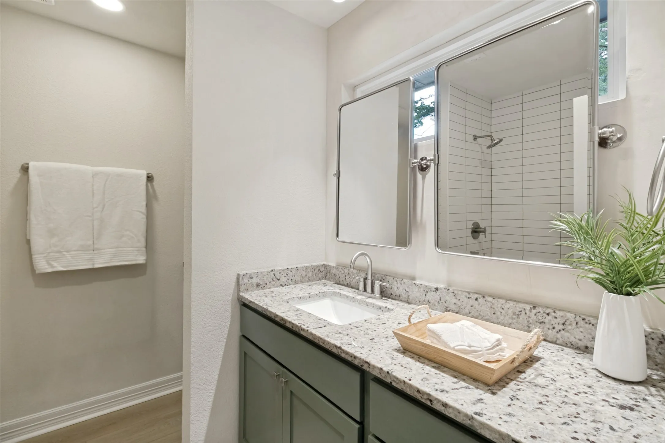 Single Family Residence For Sale in Dallas County , 1202 Arizona Avenue, Dallas, Texas 75216, 4 Bedroom, 2 Bathroom, 1 Garage spaces, 1,368 Sqft, built in 1975, mls#21357754, Real Estate Agent in Dallas, Homes For Sale in Dallas county, Homes For Sale in Dallas, Realtor in Dallas Texas, Real Estate Brokerage Independent Realty Texas, Luminita Cordes Realtor