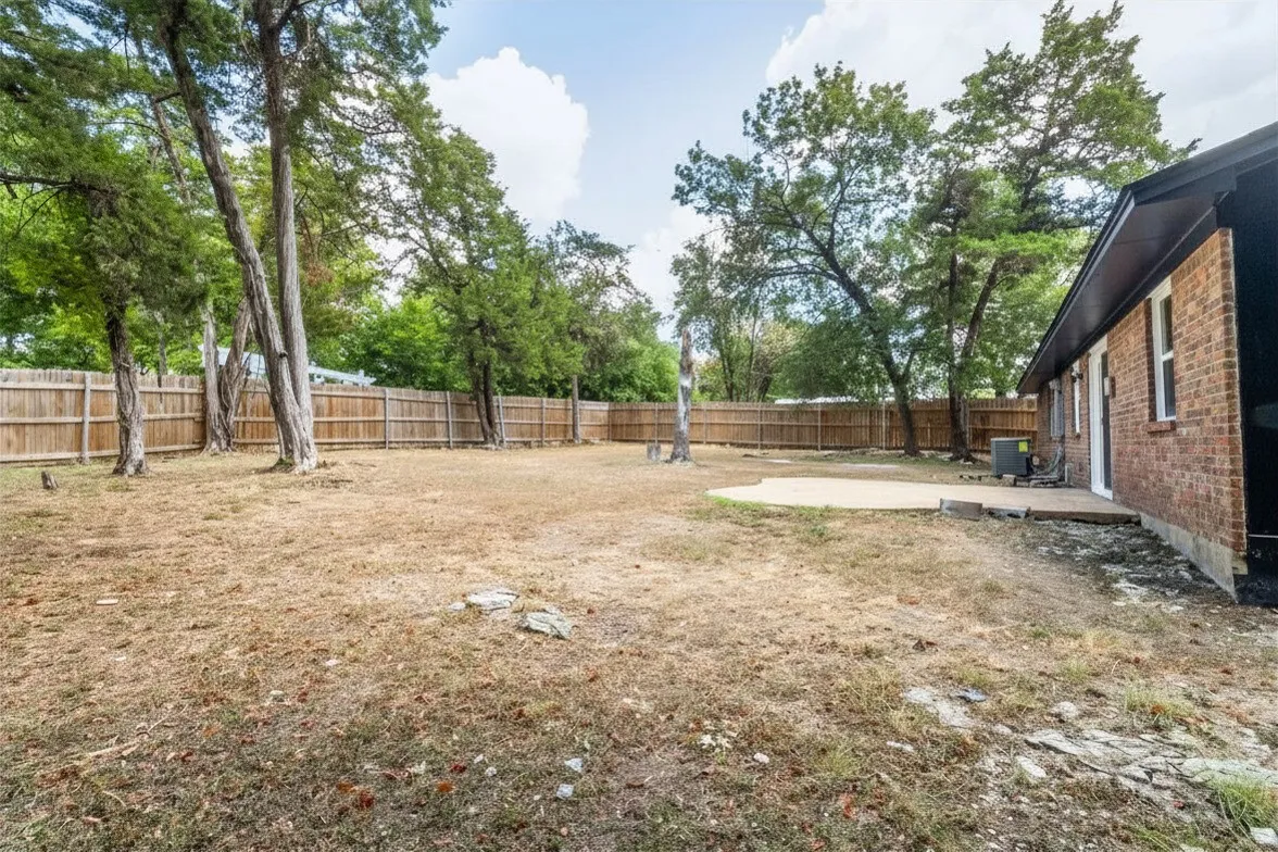 Single Family Residence For Sale in Dallas County , 1202 Arizona Avenue, Dallas, Texas 75216, 4 Bedroom, 2 Bathroom, 1 Garage spaces, 1,368 Sqft, built in 1975, mls#21357754, Real Estate Agent in Dallas, Homes For Sale in Dallas county, Homes For Sale in Dallas, Realtor in Dallas Texas, Real Estate Brokerage Independent Realty Texas, Luminita Cordes Realtor