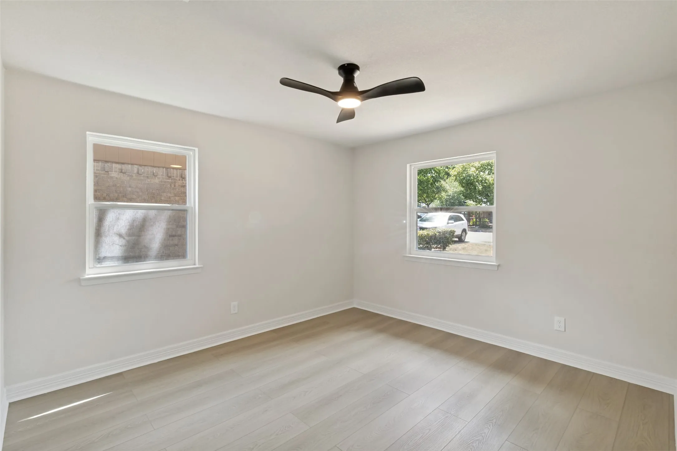 Single Family Residence For Sale in Dallas County , 1202 Arizona Avenue, Dallas, Texas 75216, 4 Bedroom, 2 Bathroom, 1 Garage spaces, 1,368 Sqft, built in 1975, mls#21357754, Real Estate Agent in Dallas, Homes For Sale in Dallas county, Homes For Sale in Dallas, Realtor in Dallas Texas, Real Estate Brokerage Independent Realty Texas, Luminita Cordes Realtor