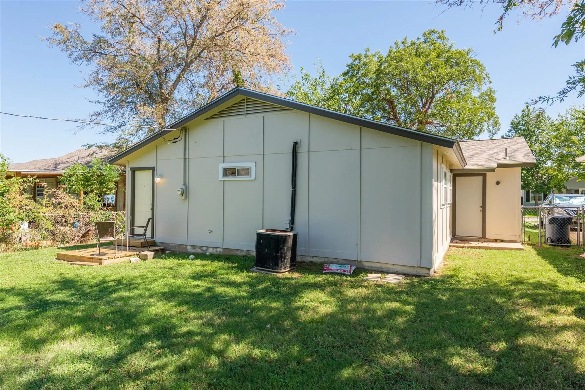 Single Family Residence For Rent in Tarrant County , 4024 Frazier Avenue, Fort Worth, Texas 76110, 2 Bedroom, 2 Bathroom, 1 Garage spaces, 983 Sqft, built in 1971, mls#21357851, Real Estate Agent in Fort Worth, Homes For Rent in Tarrant county, Homes For Rent in Fort Worth, Realtor in Fort Worth Texas, Real Estate Brokerage Independent Realty Texas, Luminita Cordes Realtor