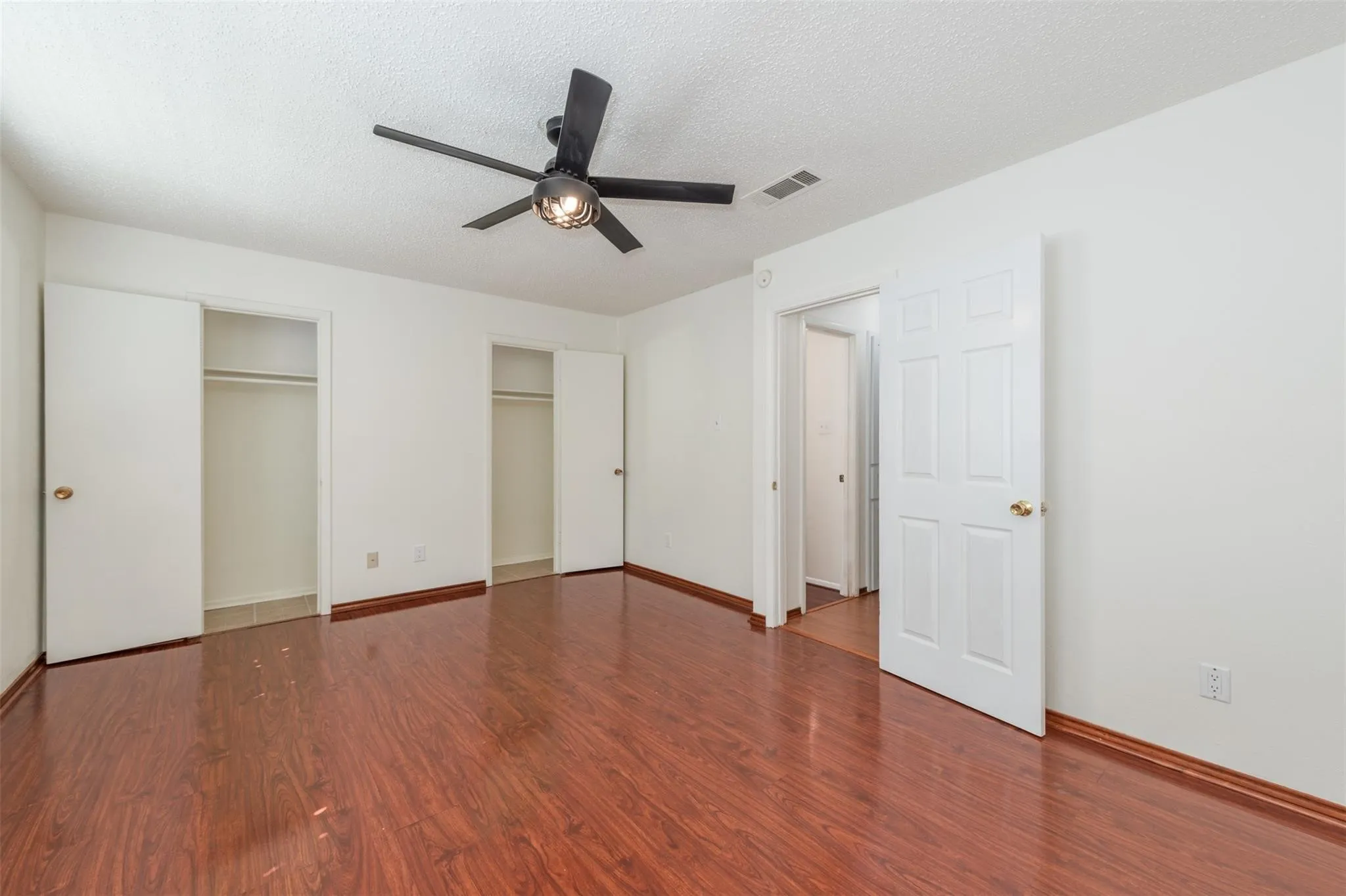 2 Closets