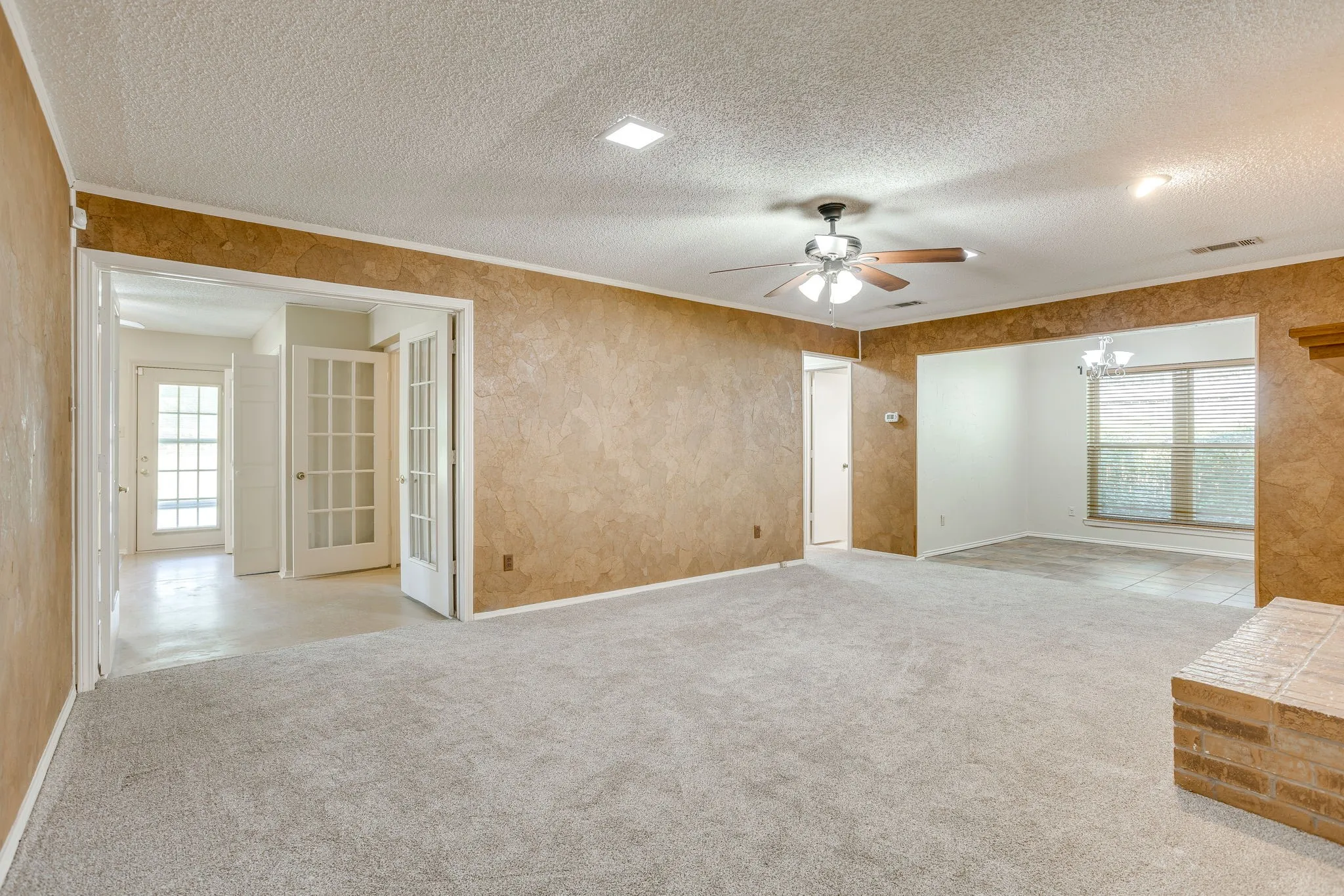 Single Family Residence For Sale in Tarrant County , 741 NW James Circle, Burleson, Texas 76028, 4 Bedroom, 2 Bathroom, 2 Garage spaces, 1,653 Sqft, built in 1979, mls#21355564, Real Estate Agent in Burleson, Homes For Sale in Tarrant county, Homes For Sale in Burleson, Realtor in Burleson Texas, Real Estate Brokerage Independent Realty Texas, Luminita Cordes Realtor