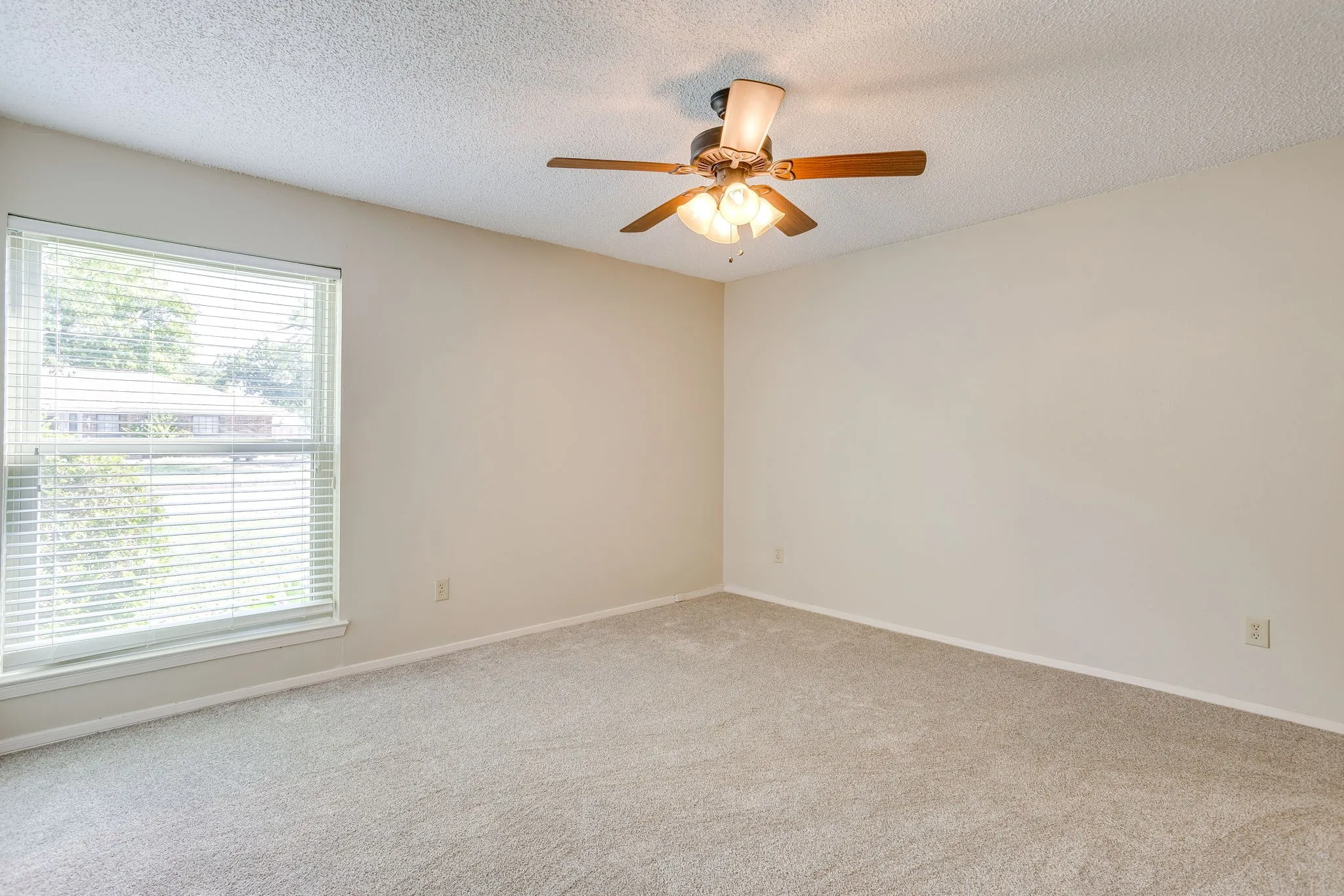 Single Family Residence For Sale in Tarrant County , 741 NW James Circle, Burleson, Texas 76028, 4 Bedroom, 2 Bathroom, 2 Garage spaces, 1,653 Sqft, built in 1979, mls#21355564, Real Estate Agent in Burleson, Homes For Sale in Tarrant county, Homes For Sale in Burleson, Realtor in Burleson Texas, Real Estate Brokerage Independent Realty Texas, Luminita Cordes Realtor