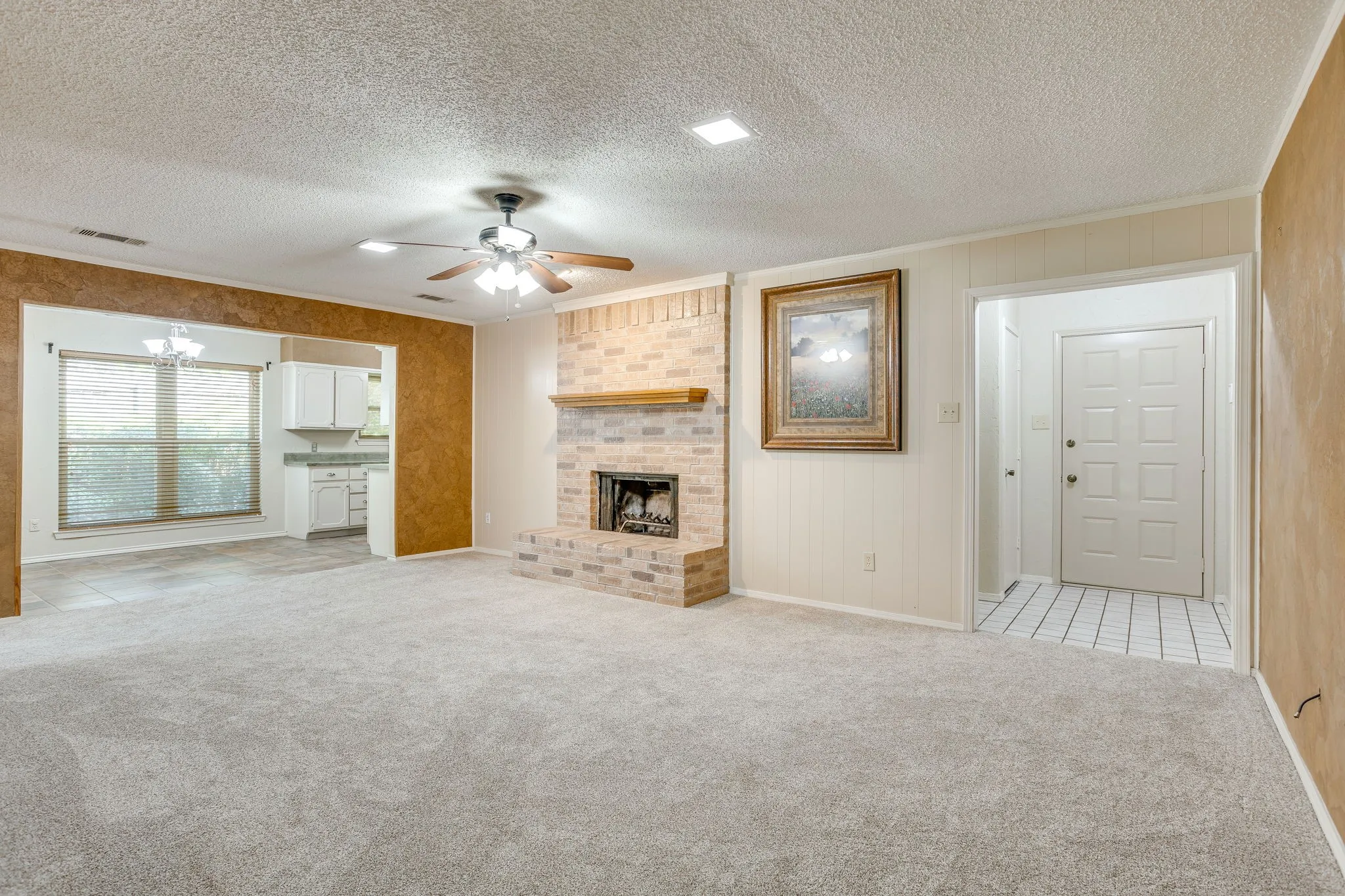 Single Family Residence For Sale in Tarrant County , 741 NW James Circle, Burleson, Texas 76028, 4 Bedroom, 2 Bathroom, 2 Garage spaces, 1,653 Sqft, built in 1979, mls#21355564, Real Estate Agent in Burleson, Homes For Sale in Tarrant county, Homes For Sale in Burleson, Realtor in Burleson Texas, Real Estate Brokerage Independent Realty Texas, Luminita Cordes Realtor