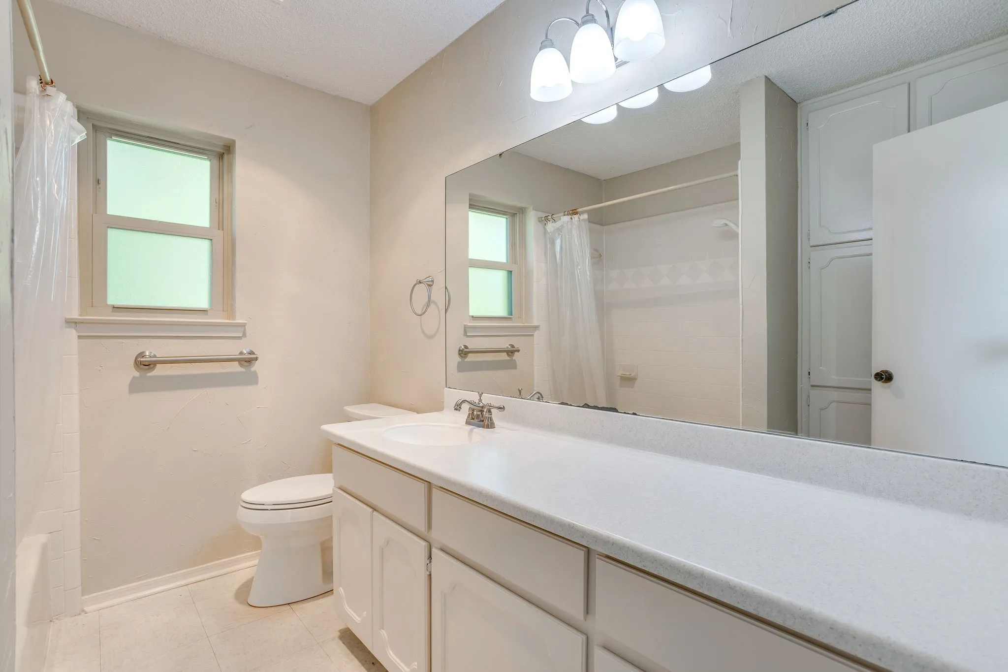 Single Family Residence For Sale in Tarrant County , 741 NW James Circle, Burleson, Texas 76028, 4 Bedroom, 2 Bathroom, 2 Garage spaces, 1,653 Sqft, built in 1979, mls#21355564, Real Estate Agent in Burleson, Homes For Sale in Tarrant county, Homes For Sale in Burleson, Realtor in Burleson Texas, Real Estate Brokerage Independent Realty Texas, Luminita Cordes Realtor
