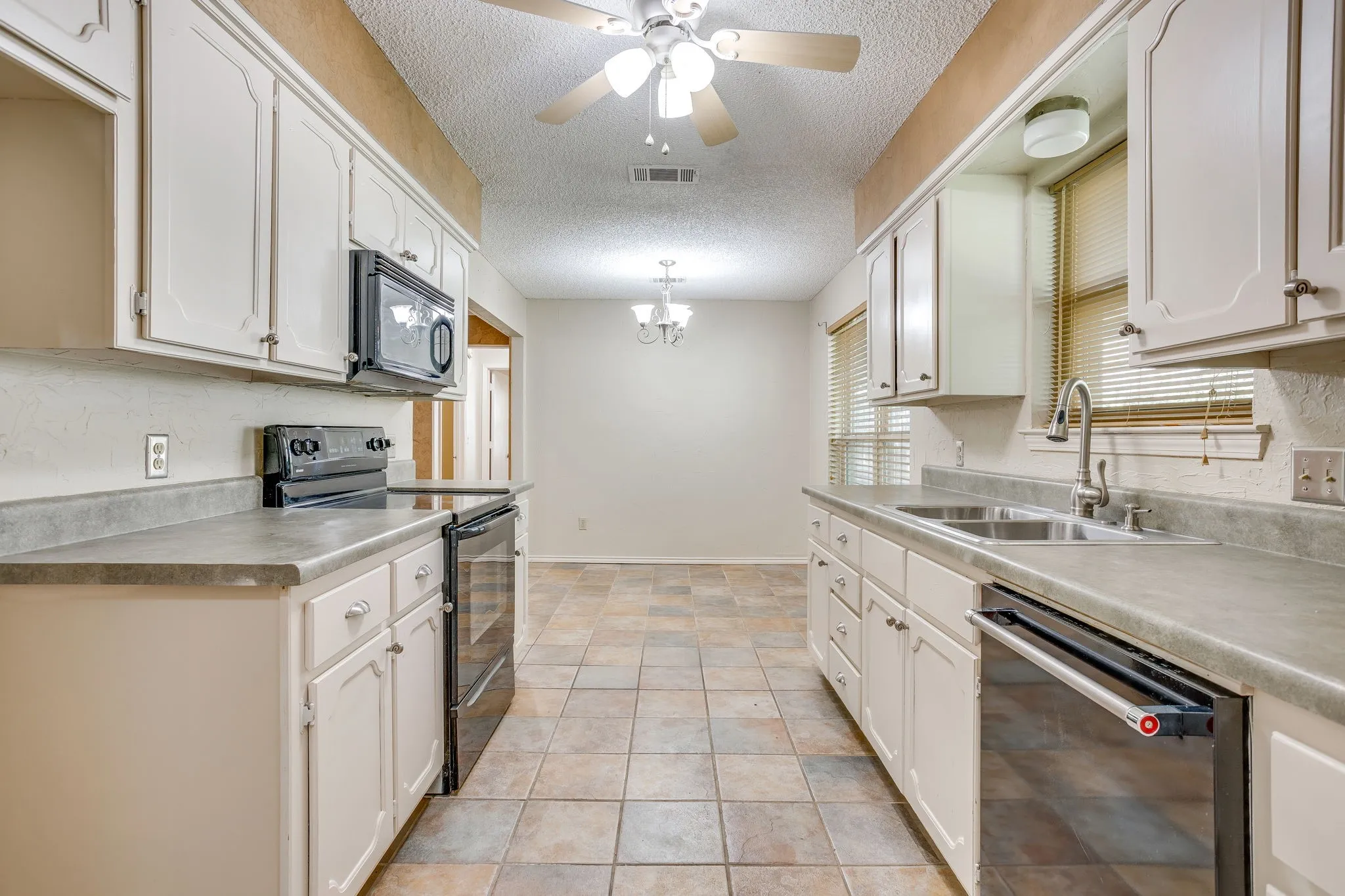 Single Family Residence For Sale in Tarrant County , 741 NW James Circle, Burleson, Texas 76028, 4 Bedroom, 2 Bathroom, 2 Garage spaces, 1,653 Sqft, built in 1979, mls#21355564, Real Estate Agent in Burleson, Homes For Sale in Tarrant county, Homes For Sale in Burleson, Realtor in Burleson Texas, Real Estate Brokerage Independent Realty Texas, Luminita Cordes Realtor