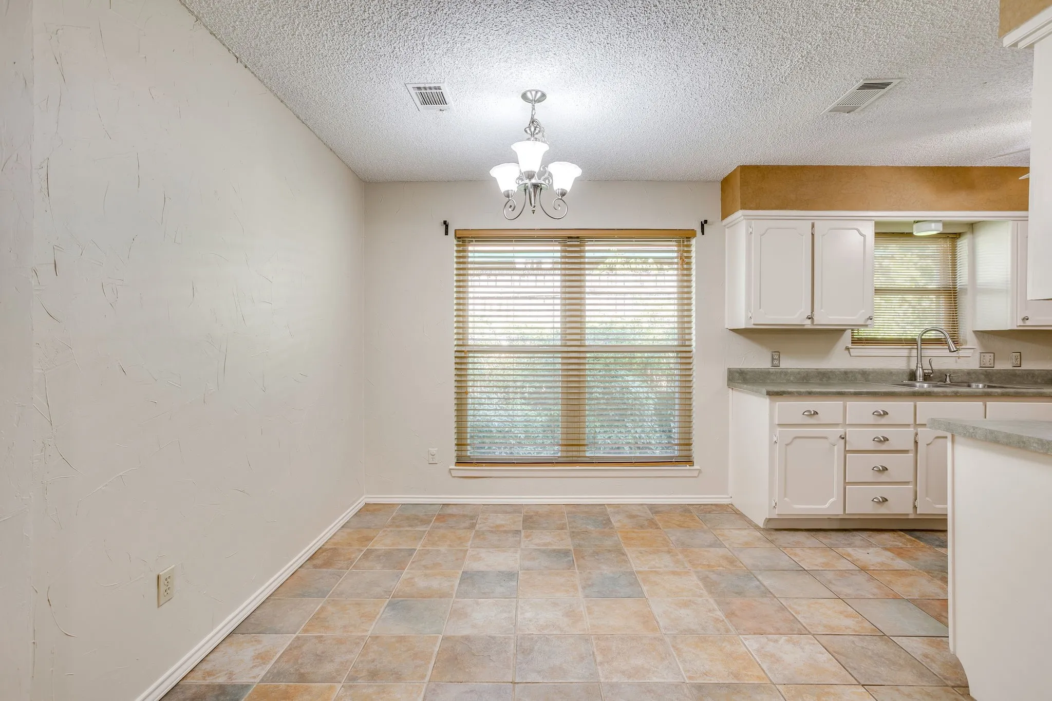 Single Family Residence For Sale in Tarrant County , 741 NW James Circle, Burleson, Texas 76028, 4 Bedroom, 2 Bathroom, 2 Garage spaces, 1,653 Sqft, built in 1979, mls#21355564, Real Estate Agent in Burleson, Homes For Sale in Tarrant county, Homes For Sale in Burleson, Realtor in Burleson Texas, Real Estate Brokerage Independent Realty Texas, Luminita Cordes Realtor