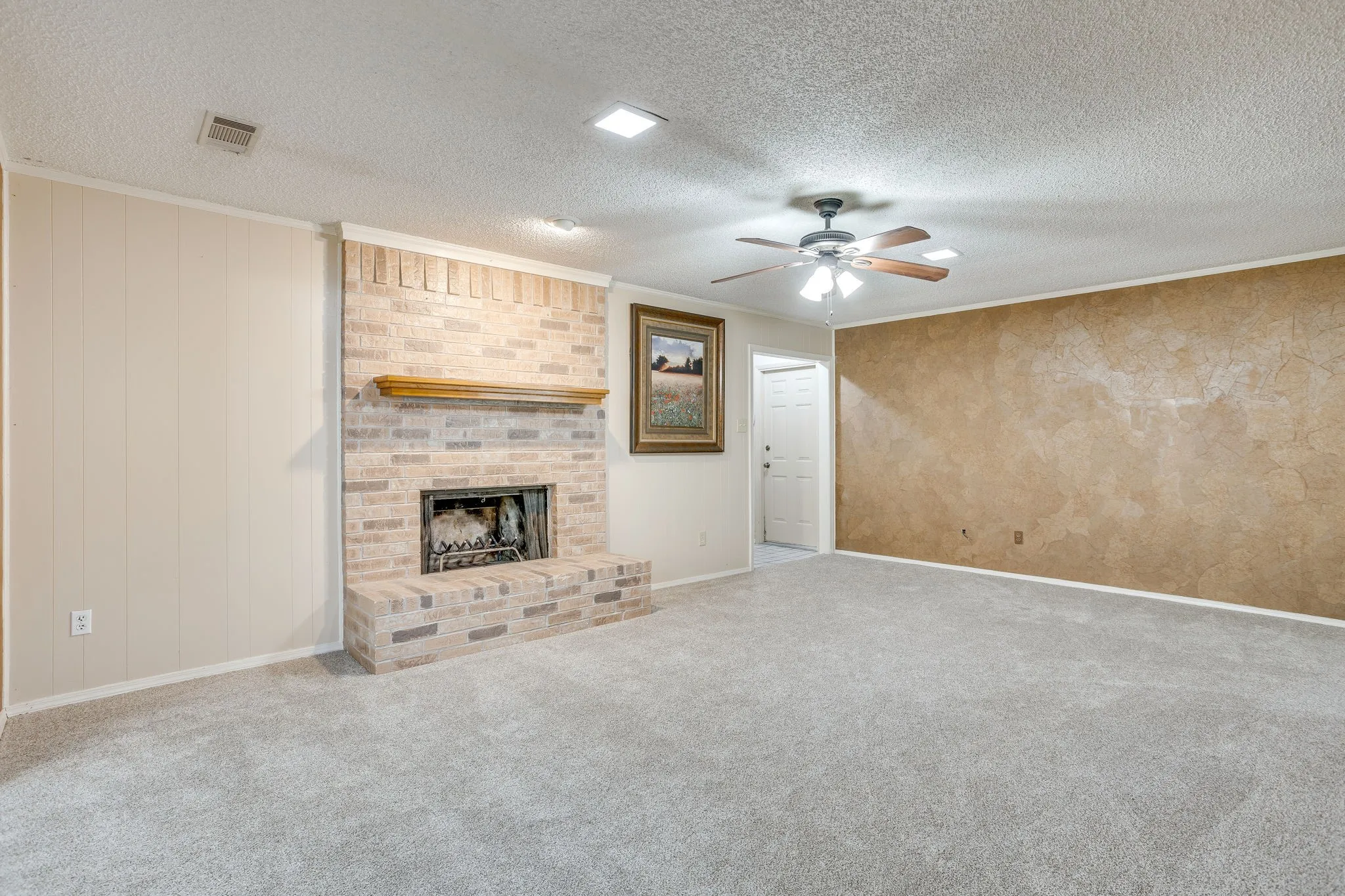 Single Family Residence For Sale in Tarrant County , 741 NW James Circle, Burleson, Texas 76028, 4 Bedroom, 2 Bathroom, 2 Garage spaces, 1,653 Sqft, built in 1979, mls#21355564, Real Estate Agent in Burleson, Homes For Sale in Tarrant county, Homes For Sale in Burleson, Realtor in Burleson Texas, Real Estate Brokerage Independent Realty Texas, Luminita Cordes Realtor