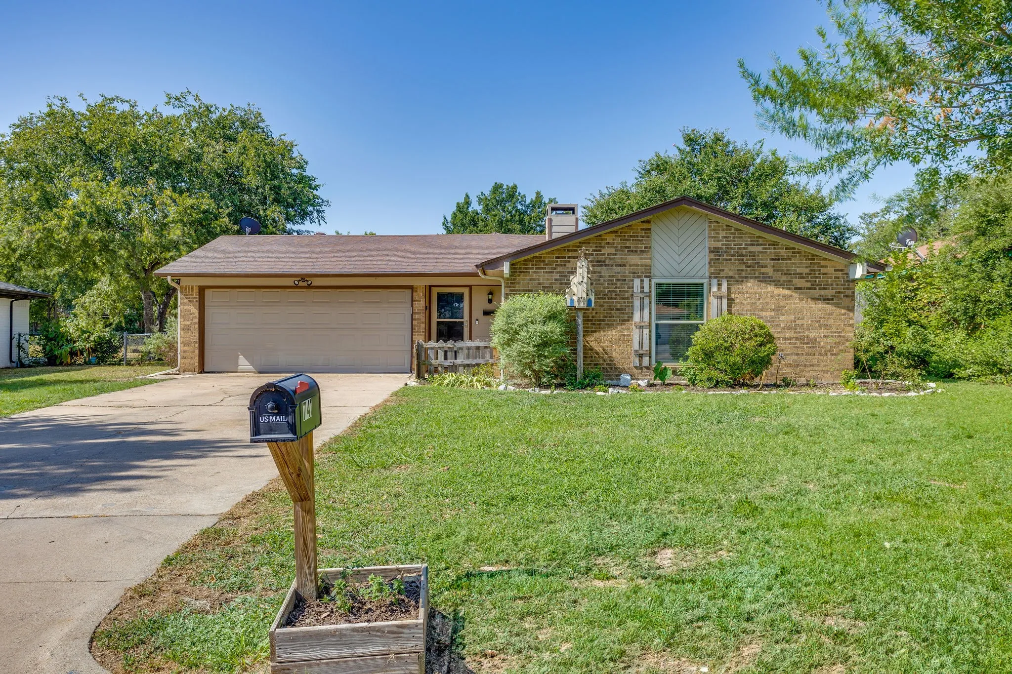 Single Family Residence For Sale in Tarrant County , 741 NW James Circle, Burleson, Texas 76028, 4 Bedroom, 2 Bathroom, 2 Garage spaces, 1,653 Sqft, built in 1979, mls#21355564, Real Estate Agent in Burleson, Homes For Sale in Tarrant county, Homes For Sale in Burleson, Realtor in Burleson Texas, Real Estate Brokerage Independent Realty Texas, Luminita Cordes Realtor