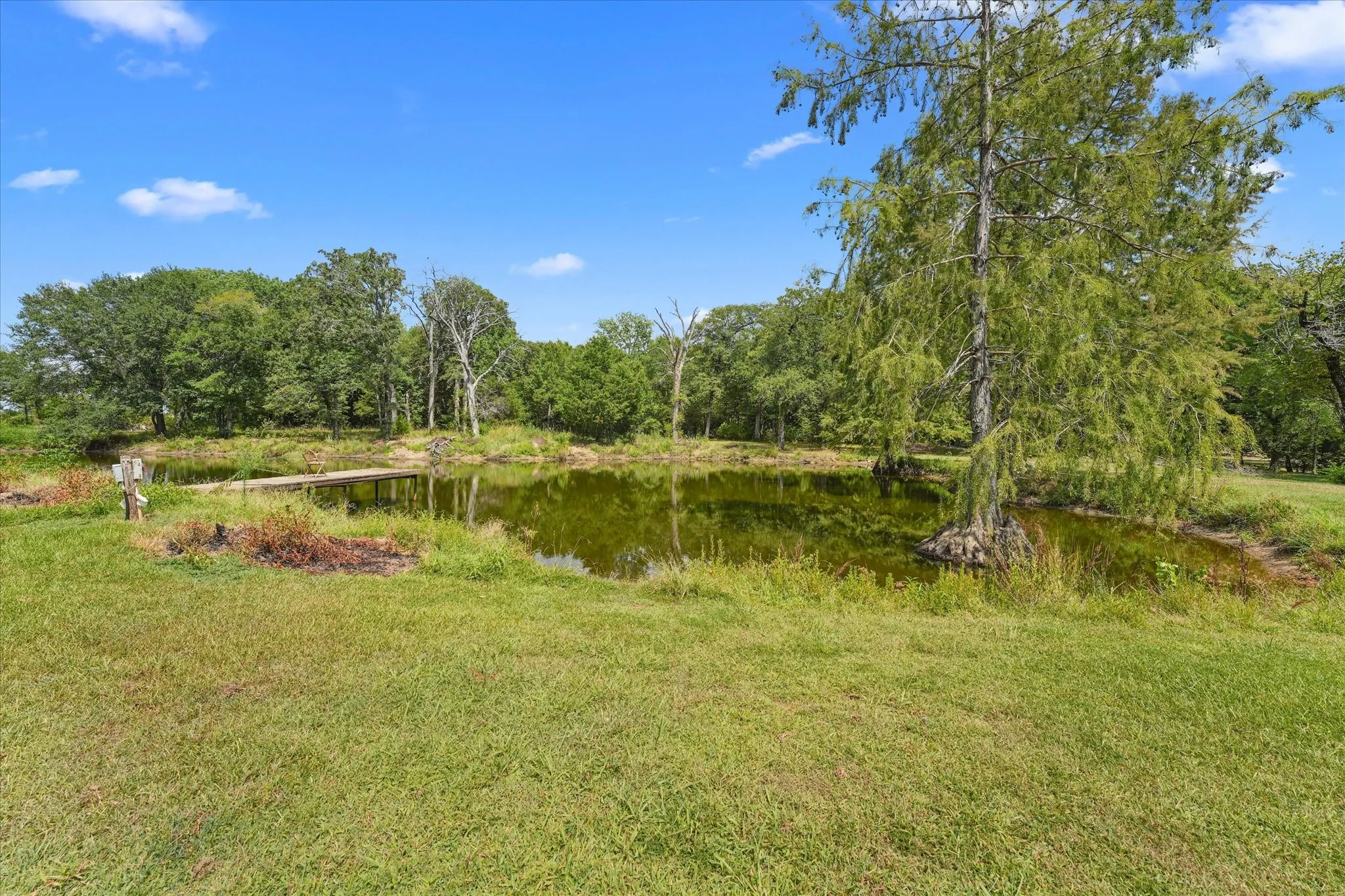 Single Family Residence For Sale in Rains County , 660 Rs County Road 1250, Emory, Texas 75440, 3 Bedroom, 2 Bathroom, 2 Garage spaces, 2,366 Sqft, built in 2001, mls#21355298, Real Estate Agent in Emory, Homes For Sale in Rains county, Homes For Sale in Emory, Realtor in Emory Texas, Real Estate Brokerage Independent Realty Texas, Luminita Cordes Realtor
