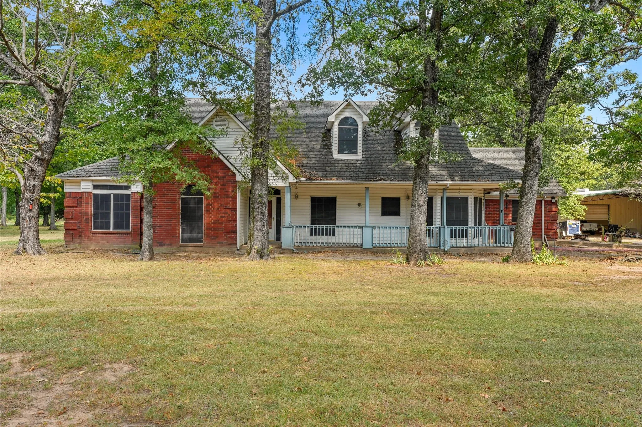 Single Family Residence For Sale in Rains County , 660 Rs County Road 1250, Emory, Texas 75440, 3 Bedroom, 2 Bathroom, 2 Garage spaces, 2,366 Sqft, built in 2001, mls#21355298, Real Estate Agent in Emory, Homes For Sale in Rains county, Homes For Sale in Emory, Realtor in Emory Texas, Real Estate Brokerage Independent Realty Texas, Luminita Cordes Realtor