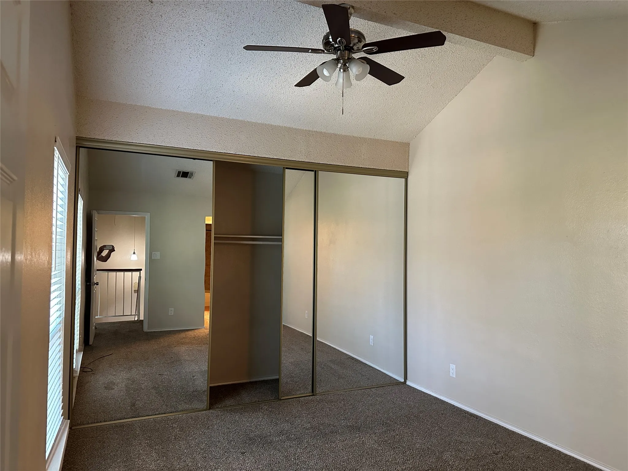 Apartment For Rent in Tarrant County , 2717 Meadow Park Drive B, Bedford, Texas 76021, 2 Bedroom, 3 Bathroom, Garage spaces, 1,092 Sqft, built in 1982, mls#21356244, Real Estate Agent in Bedford, Homes For Rent in Tarrant county, Homes For Rent in Bedford, Realtor in Bedford Texas, Real Estate Brokerage Independent Realty Texas, Luminita Cordes Realtor