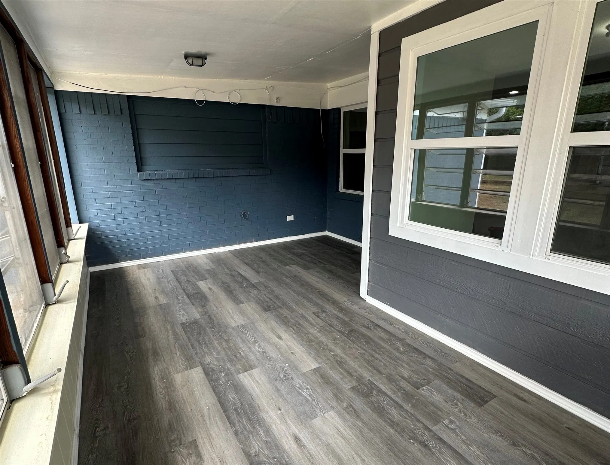 Single Family Residence For Sale in Tarrant County , 6201 Trail Lake Drive, Fort Worth, Texas 76133, 3 Bedroom, 2 Bathroom, 4 Garage spaces, 2,200 Sqft, built in 1967, mls#21357880, Real Estate Agent in Fort Worth, Homes For Sale in Tarrant county, Homes For Sale in Fort Worth, Realtor in Fort Worth Texas, Real Estate Brokerage Independent Realty Texas, Luminita Cordes Realtor