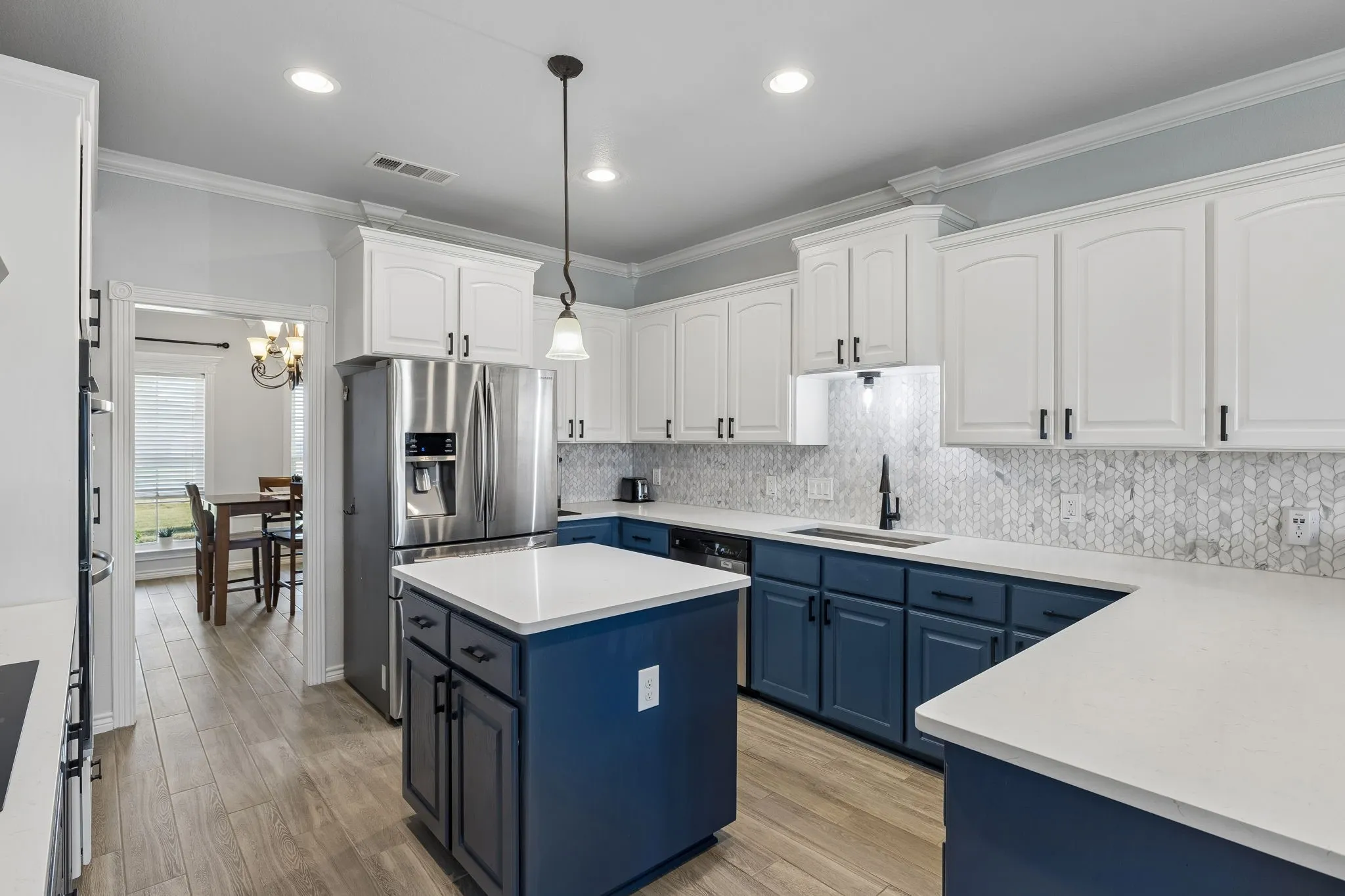 Single Family Residence For Sale in Coryell County , 113 Coleton Drive, Copperas Cove, Texas 76522, 4 Bedroom, 3 Bathroom, 2 Garage spaces, 2,371 Sqft, built in 2010, mls#21357503, Real Estate Agent in Copperas Cove, Homes For Sale in Coryell county, Homes For Sale in Copperas Cove, Realtor in Copperas Cove Texas, Real Estate Brokerage Independent Realty Texas, Luminita Cordes Realtor