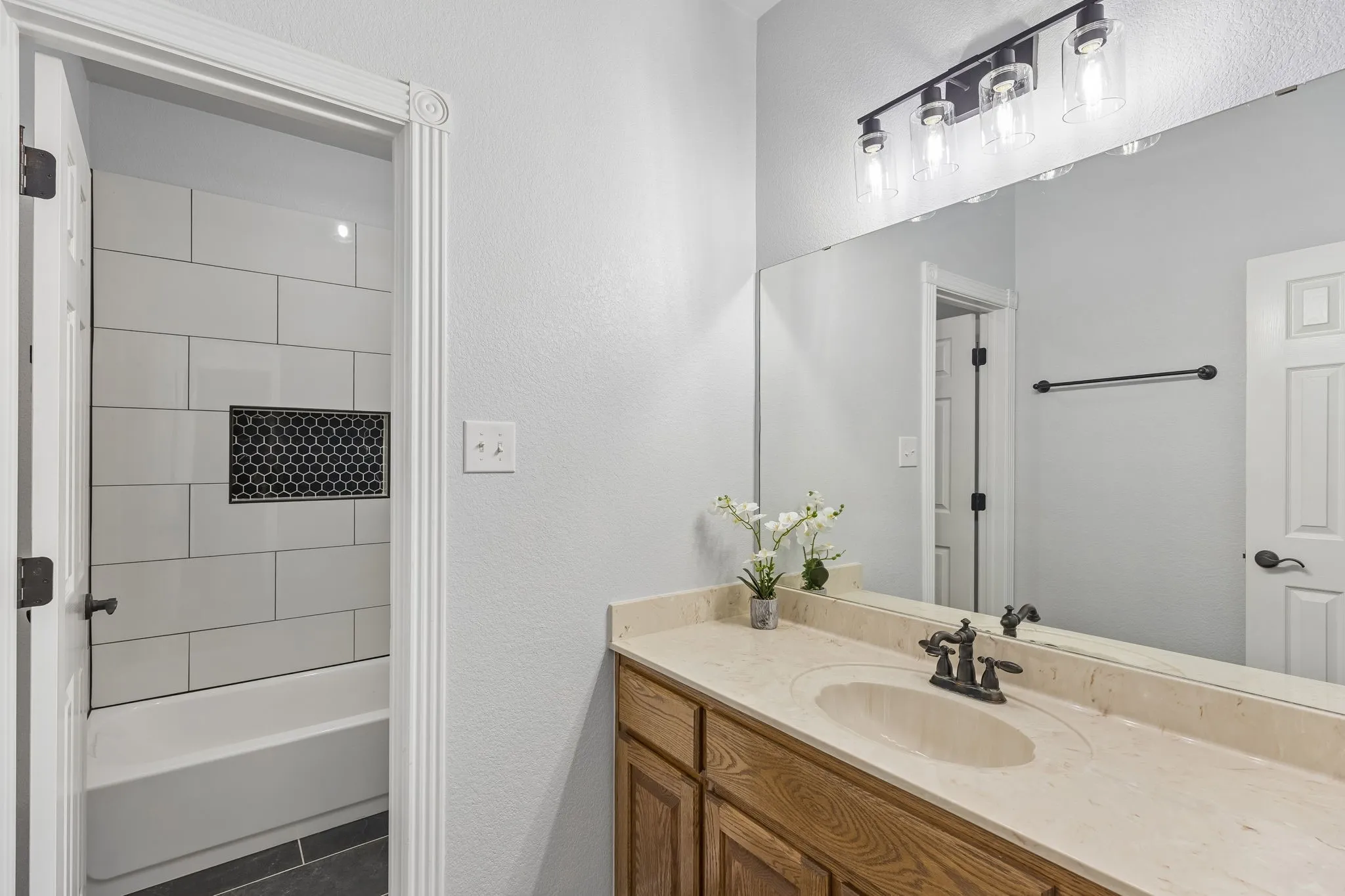 Single Family Residence For Sale in Coryell County , 113 Coleton Drive, Copperas Cove, Texas 76522, 4 Bedroom, 3 Bathroom, 2 Garage spaces, 2,371 Sqft, built in 2010, mls#21357503, Real Estate Agent in Copperas Cove, Homes For Sale in Coryell county, Homes For Sale in Copperas Cove, Realtor in Copperas Cove Texas, Real Estate Brokerage Independent Realty Texas, Luminita Cordes Realtor