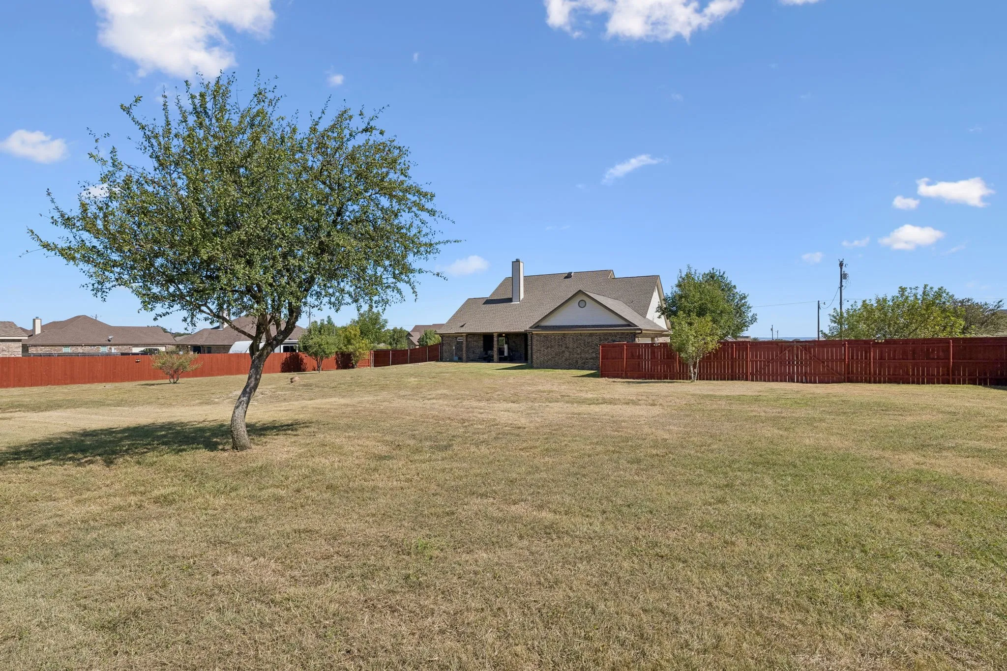 Single Family Residence For Sale in Coryell County , 113 Coleton Drive, Copperas Cove, Texas 76522, 4 Bedroom, 3 Bathroom, 2 Garage spaces, 2,371 Sqft, built in 2010, mls#21357503, Real Estate Agent in Copperas Cove, Homes For Sale in Coryell county, Homes For Sale in Copperas Cove, Realtor in Copperas Cove Texas, Real Estate Brokerage Independent Realty Texas, Luminita Cordes Realtor