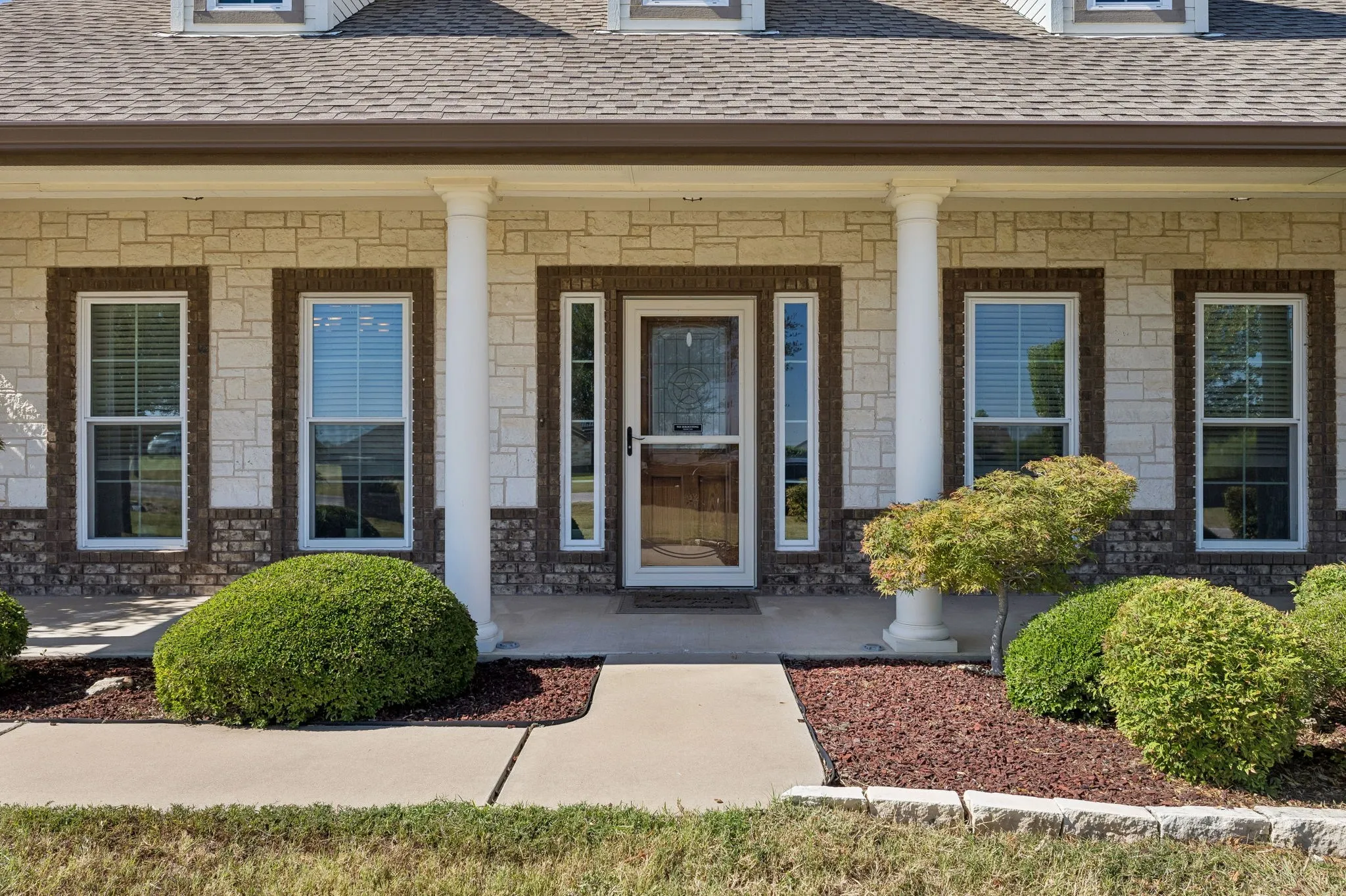 Single Family Residence For Sale in Coryell County , 113 Coleton Drive, Copperas Cove, Texas 76522, 4 Bedroom, 3 Bathroom, 2 Garage spaces, 2,371 Sqft, built in 2010, mls#21357503, Real Estate Agent in Copperas Cove, Homes For Sale in Coryell county, Homes For Sale in Copperas Cove, Realtor in Copperas Cove Texas, Real Estate Brokerage Independent Realty Texas, Luminita Cordes Realtor