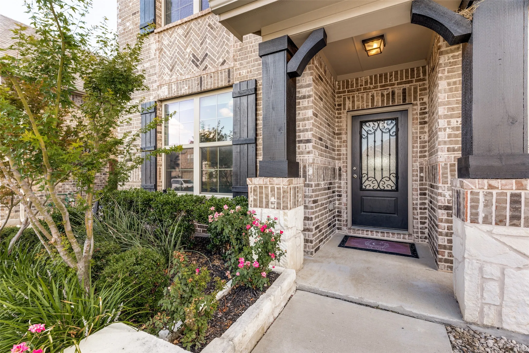 Single Family Residence For Rent in Tarrant County , 11761 Wulstone Road, Fort Worth, Texas 76052, 4 Bedroom, 4 Bathroom, 2 Garage spaces, 2,747 Sqft, built in 2020, mls#21357030, Real Estate Agent in Fort Worth, Homes For Rent in Tarrant county, Homes For Rent in Fort Worth, Realtor in Fort Worth Texas, Real Estate Brokerage Independent Realty Texas, Luminita Cordes Realtor